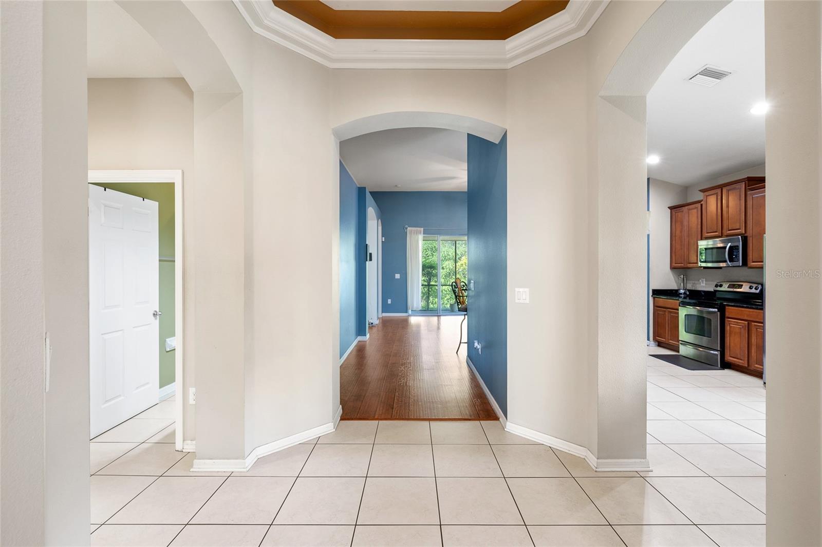 Image 8 of 49 For 10925 Rockledge View Drive