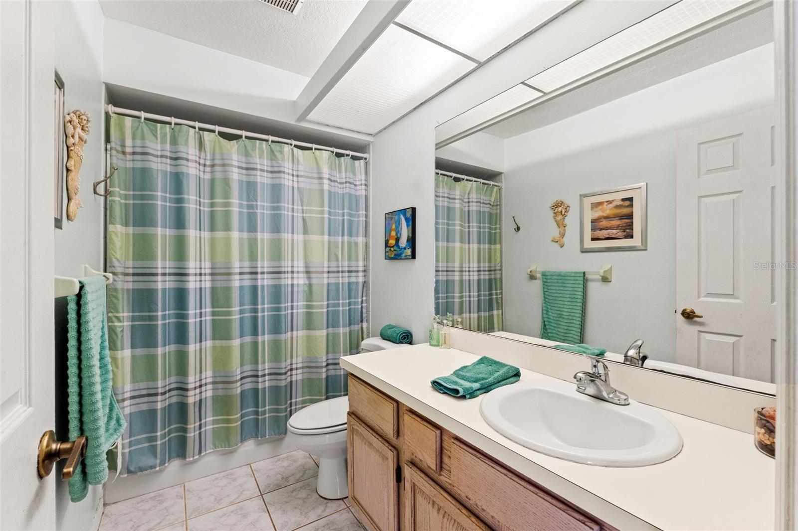 Image 17 of 34 For 13732 Triumph Court