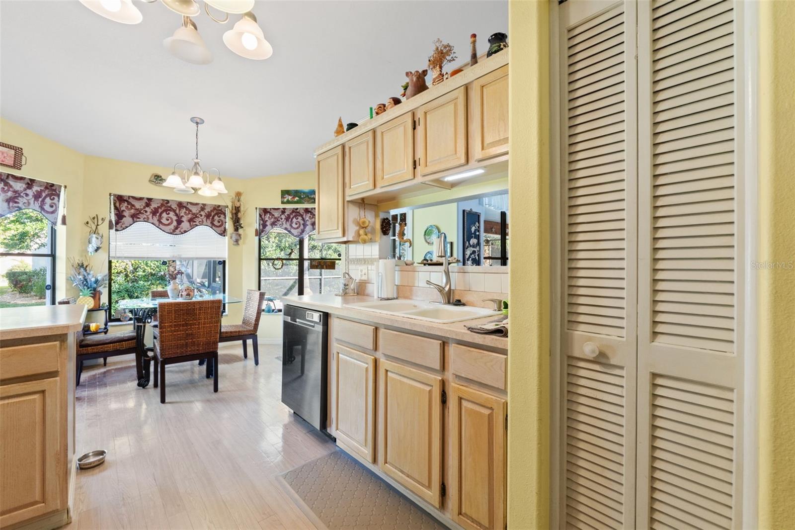 Image 20 of 34 For 13732 Triumph Court