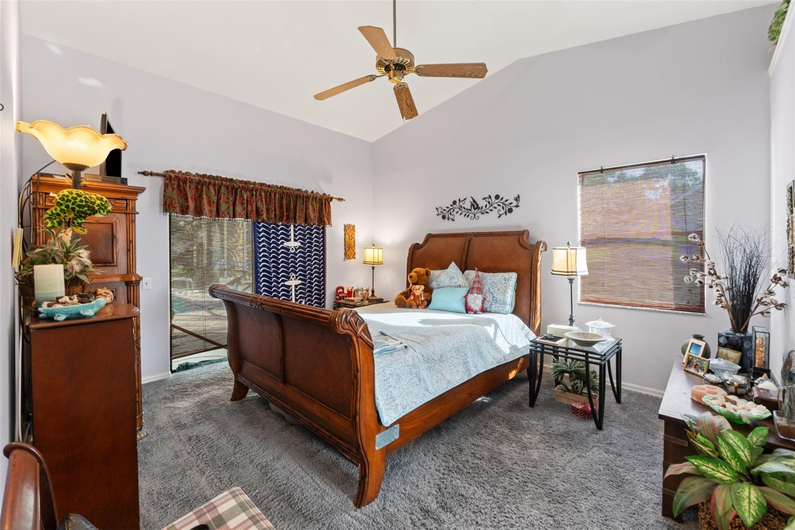 Image 21 of 34 For 13732 Triumph Court