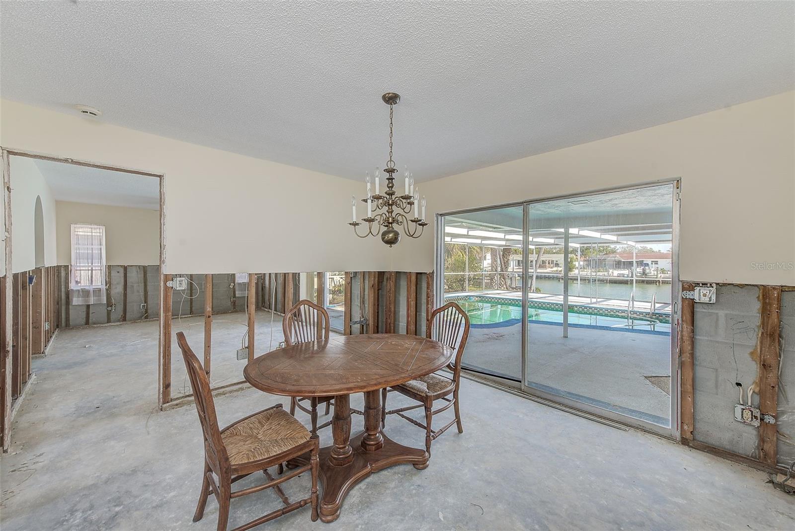 Image 10 of 74 For 767 Island Way