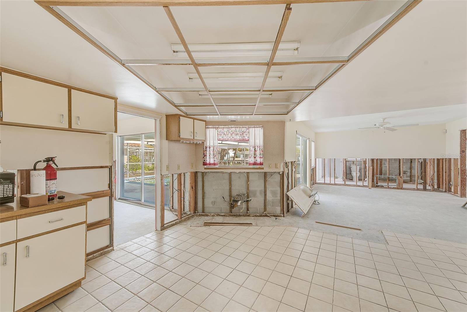 Image 14 of 74 For 767 Island Way