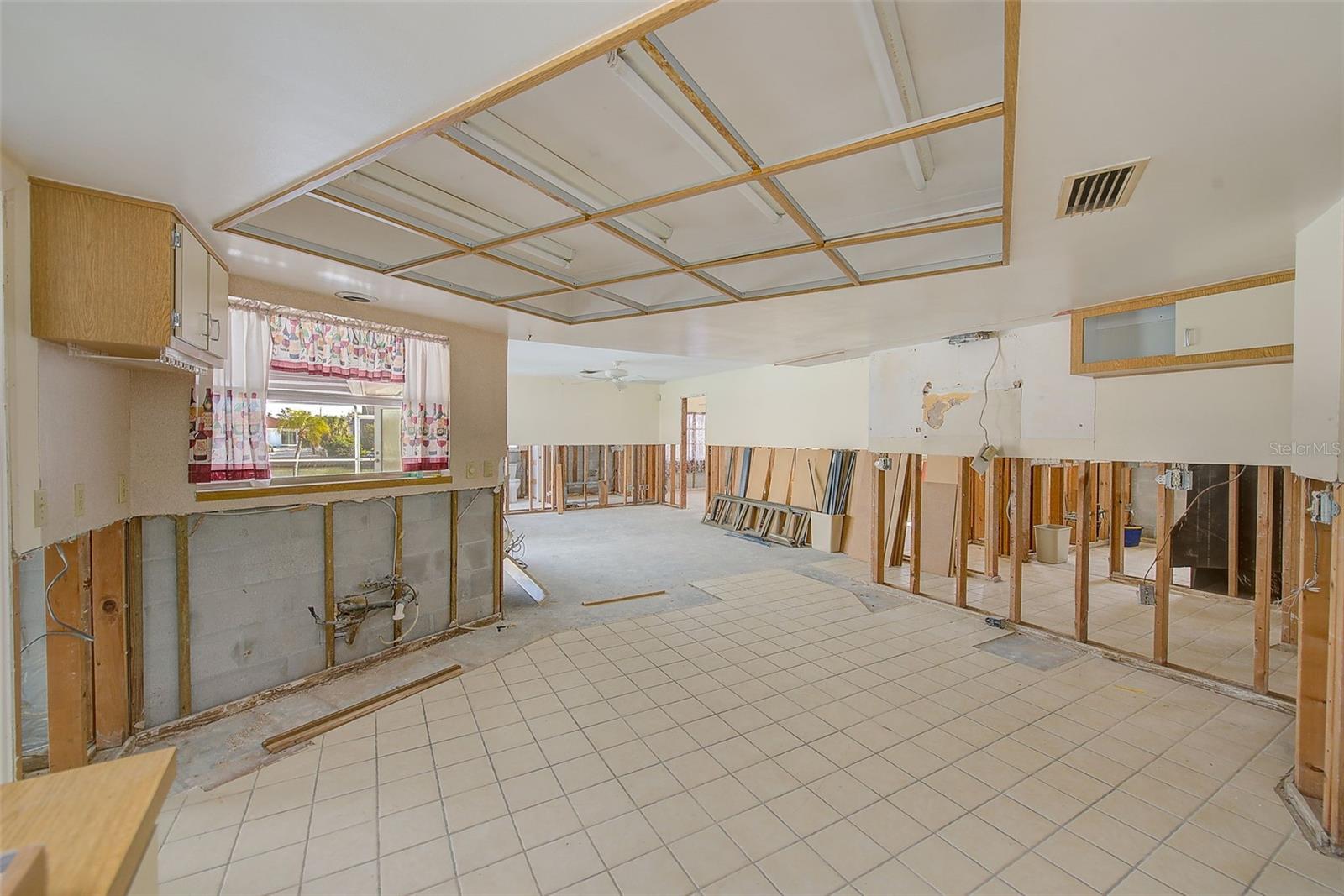 Image 16 of 74 For 767 Island Way