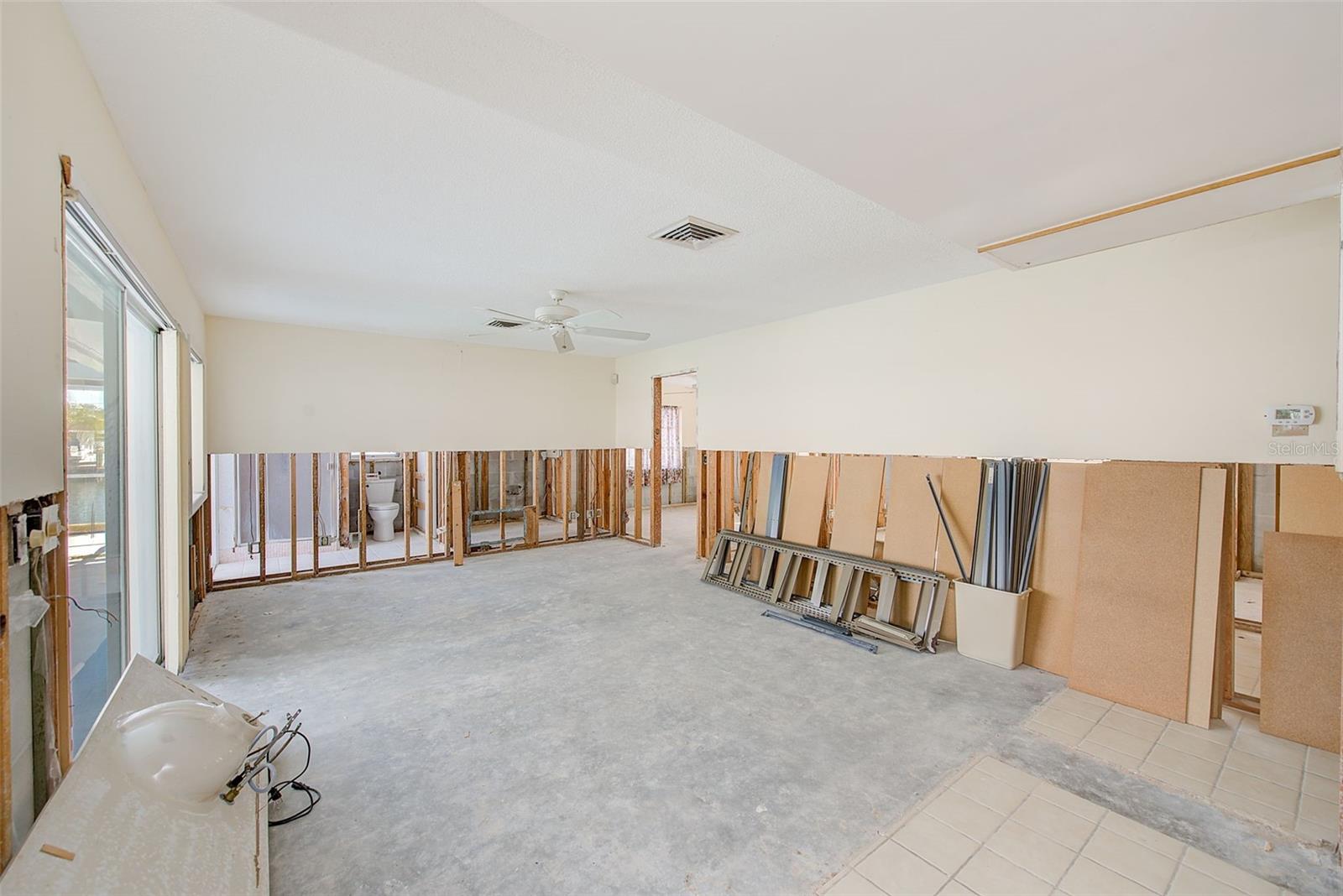 Image 17 of 74 For 767 Island Way