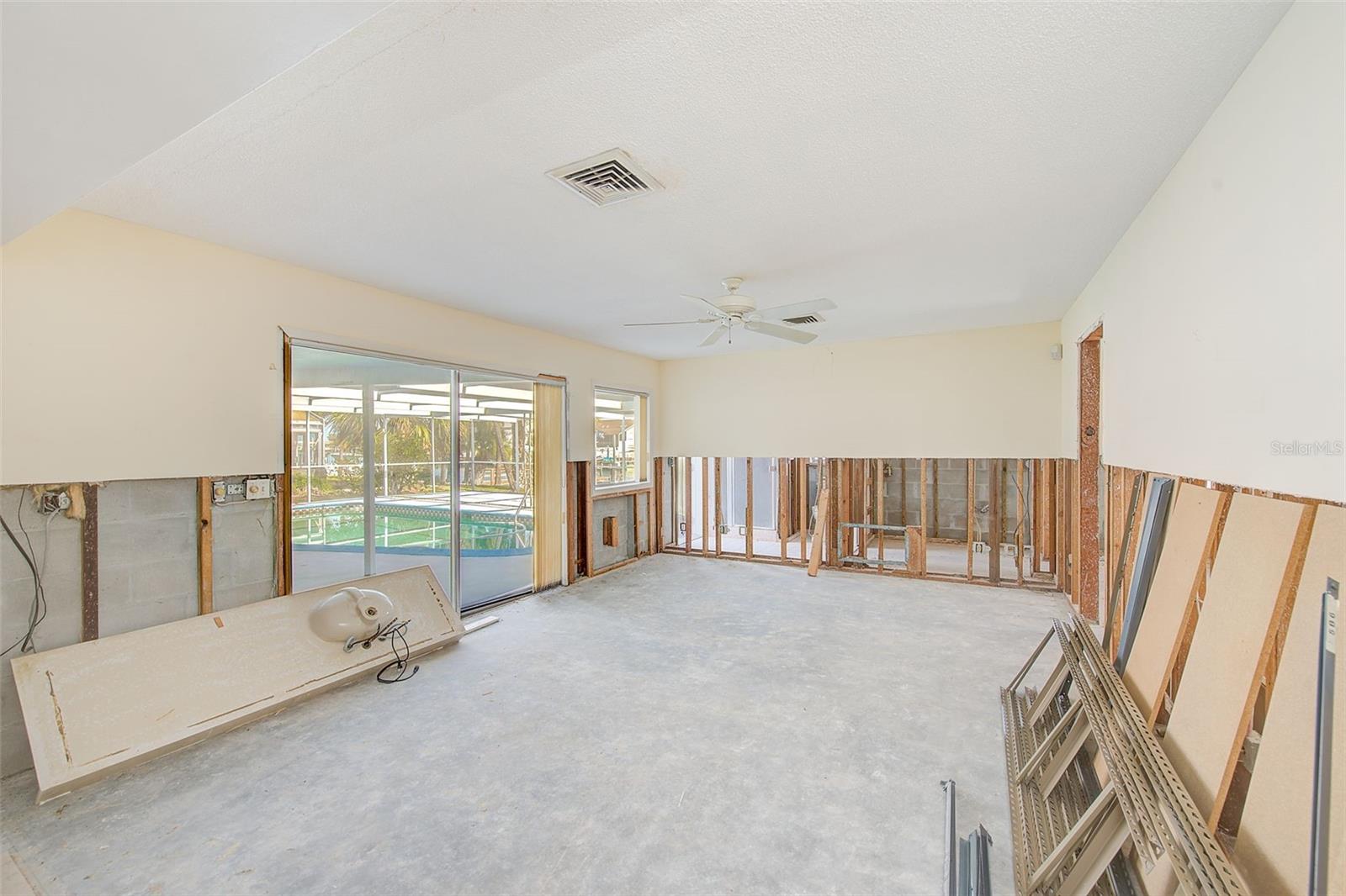 Image 18 of 74 For 767 Island Way