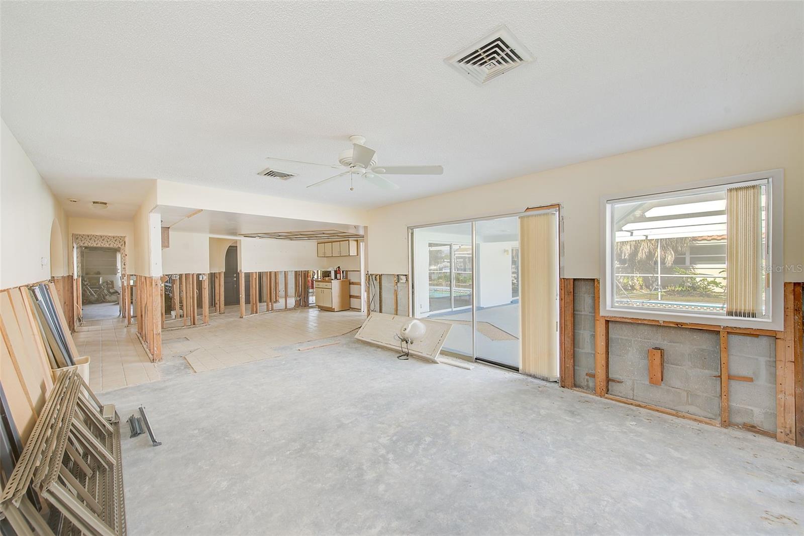 Image 19 of 74 For 767 Island Way