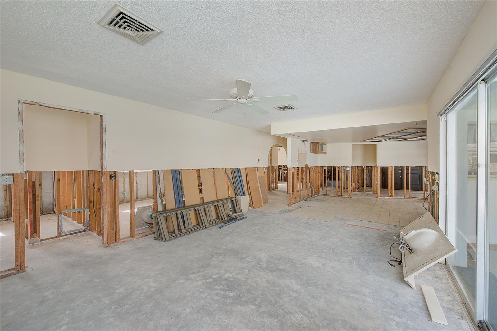 Image 20 of 74 For 767 Island Way