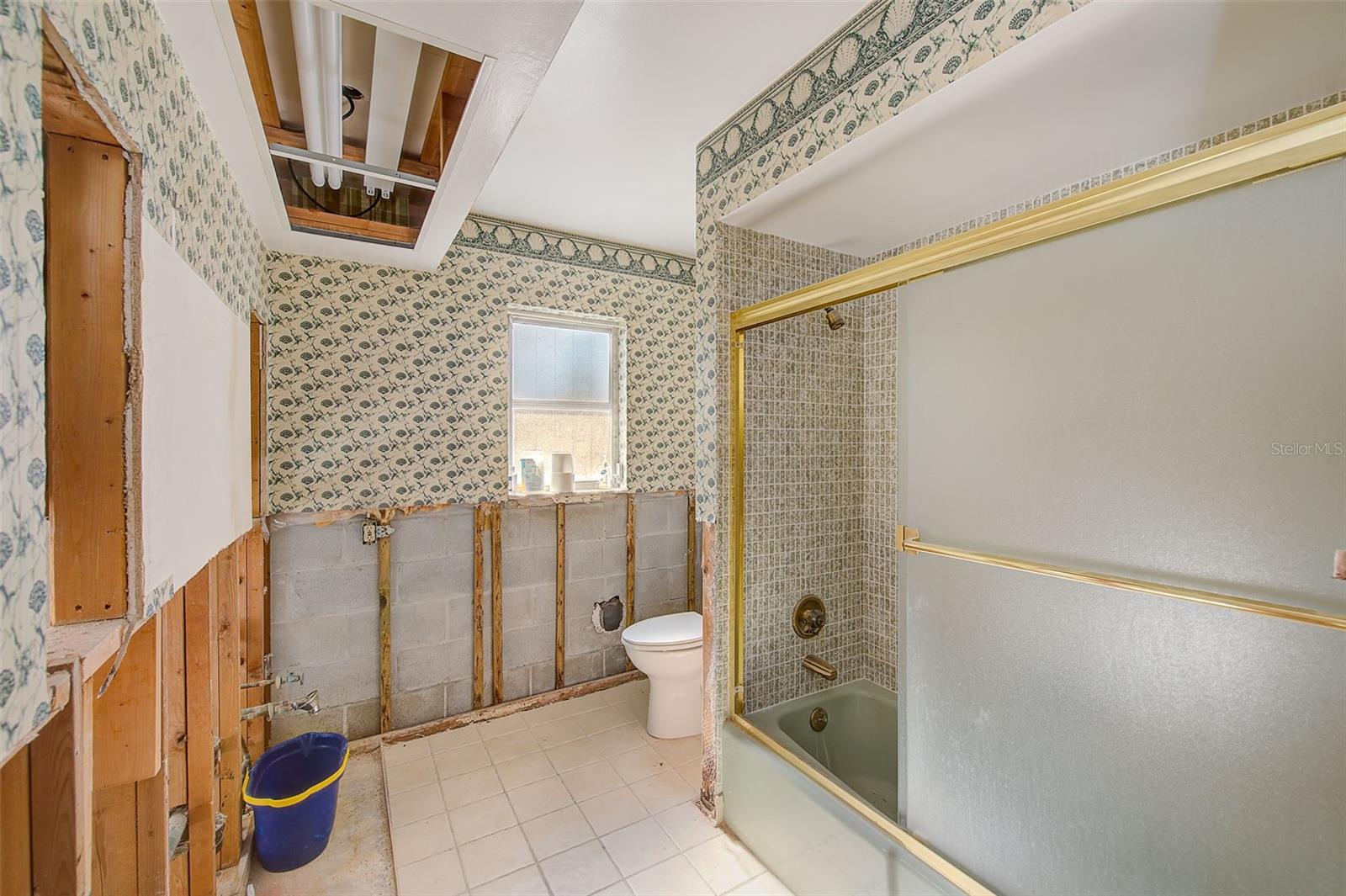 Image 23 of 74 For 767 Island Way