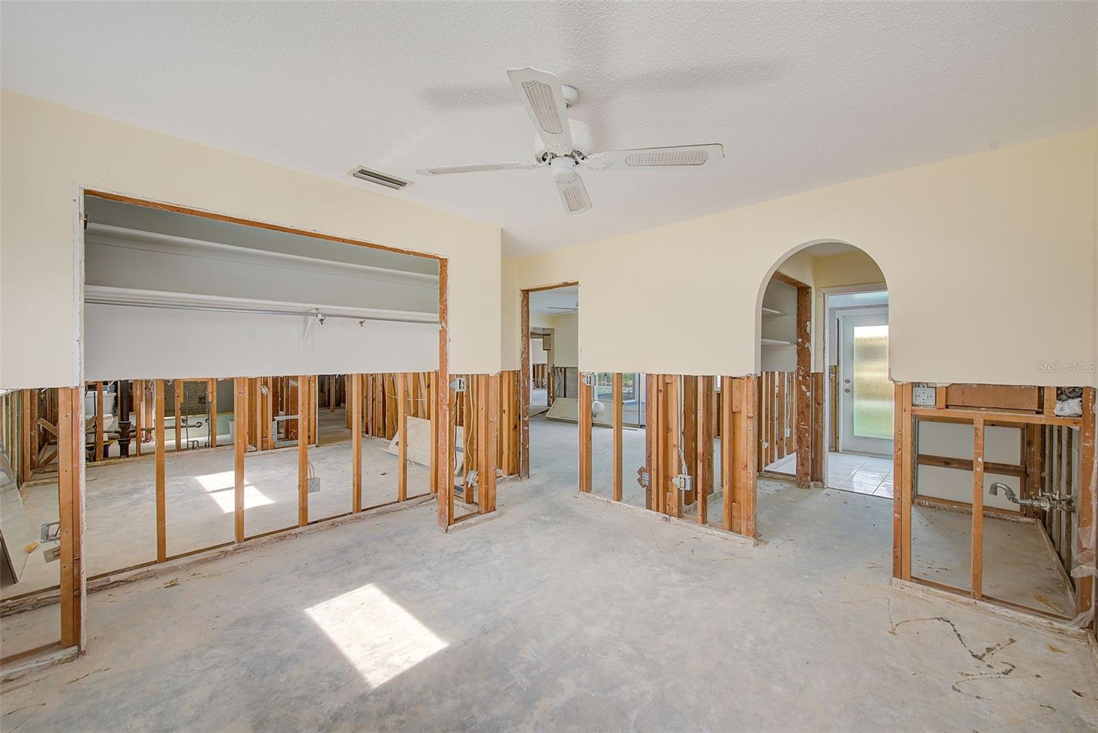 Image 27 of 74 For 767 Island Way