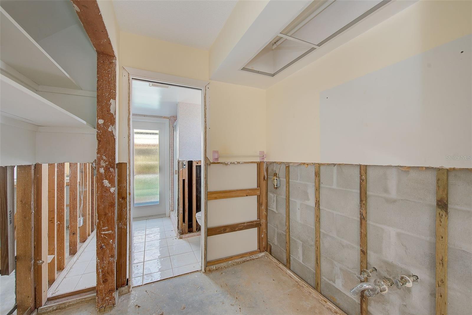 Image 28 of 74 For 767 Island Way