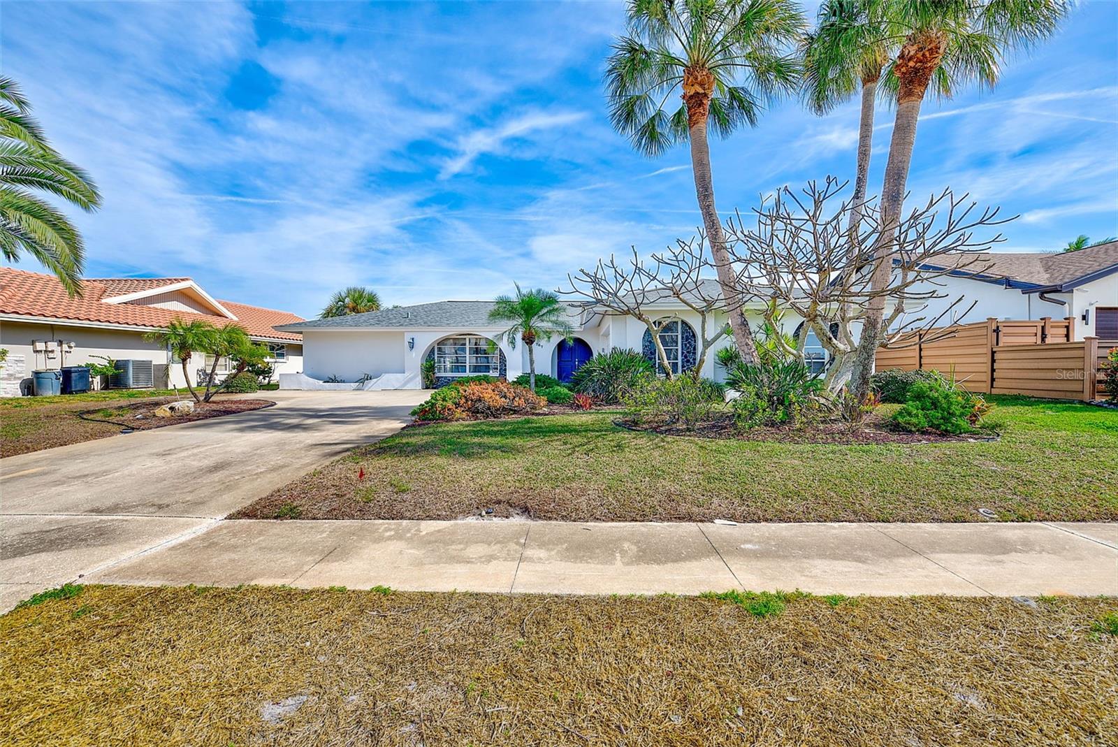 Image 3 of 74 For 767 Island Way