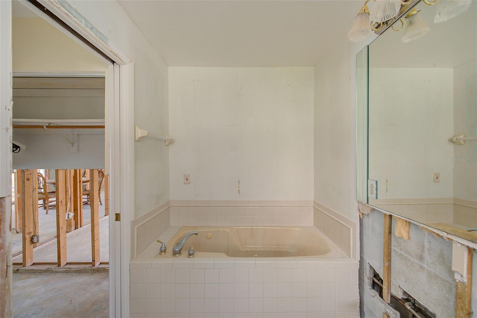 Image 35 of 74 For 767 Island Way