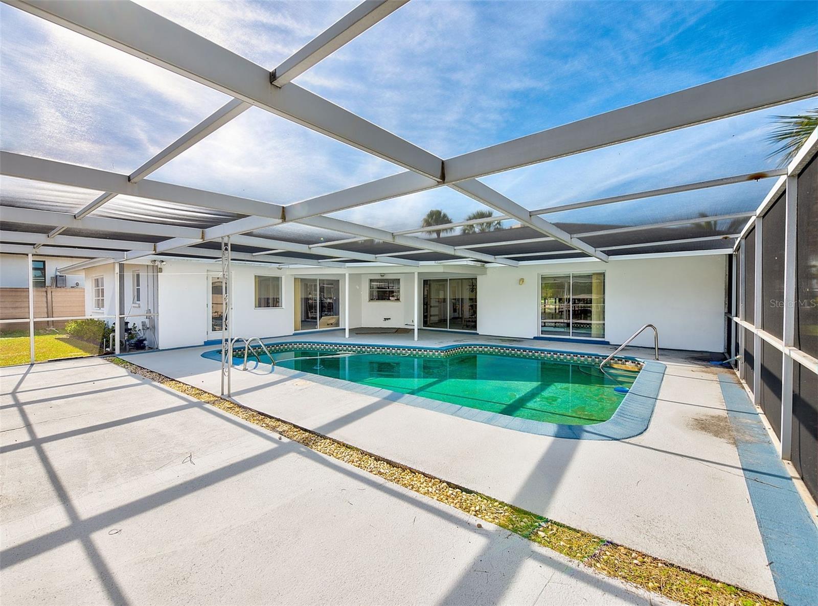 Image 40 of 74 For 767 Island Way