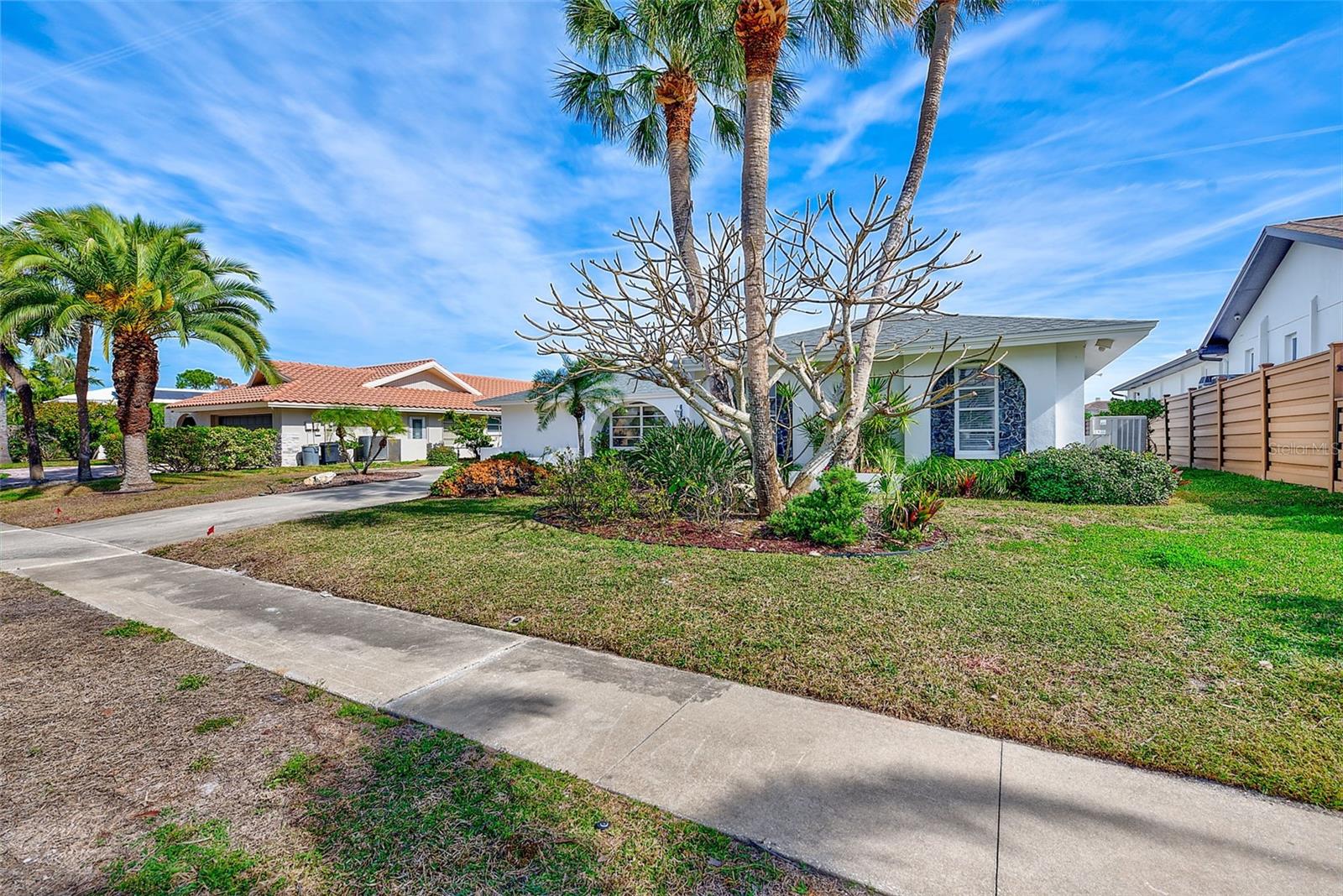 Image 72 of 74 For 767 Island Way