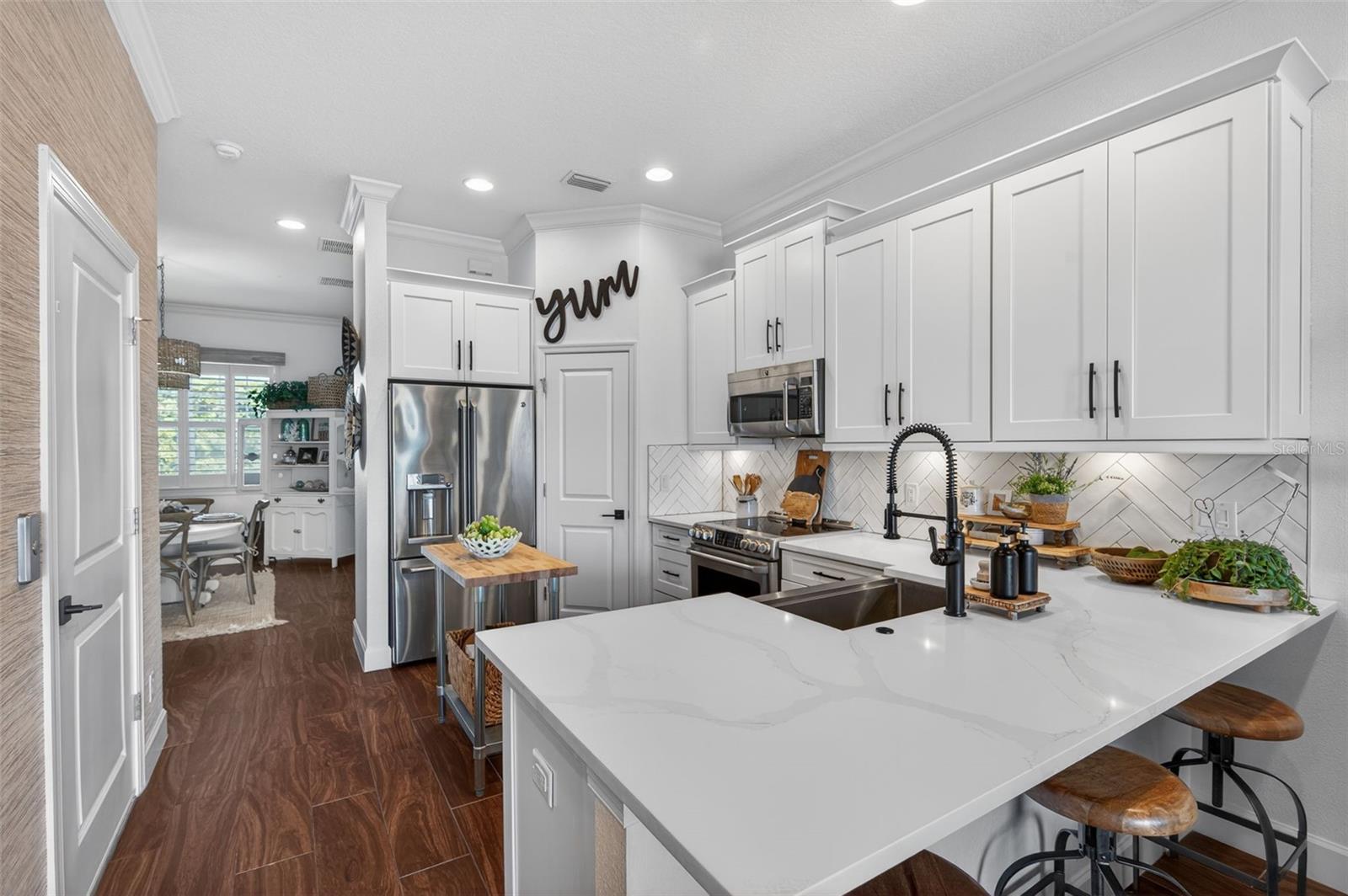 Image 10 of 76 For 6115 Anchorage Way S