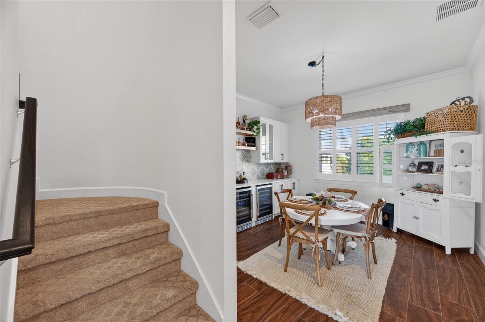 Image 13 of 76 For 6115 Anchorage Way S