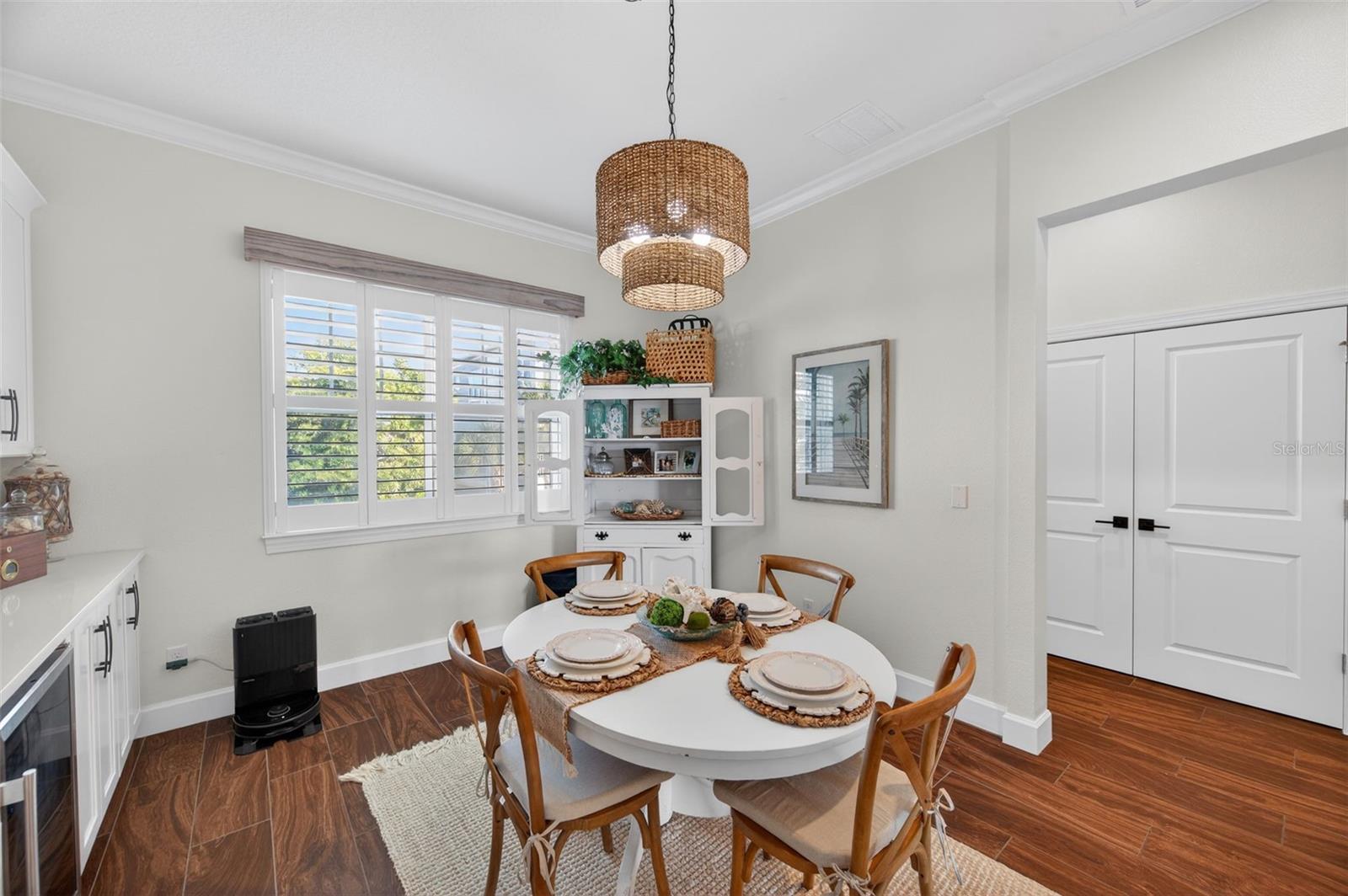 Image 16 of 76 For 6115 Anchorage Way S