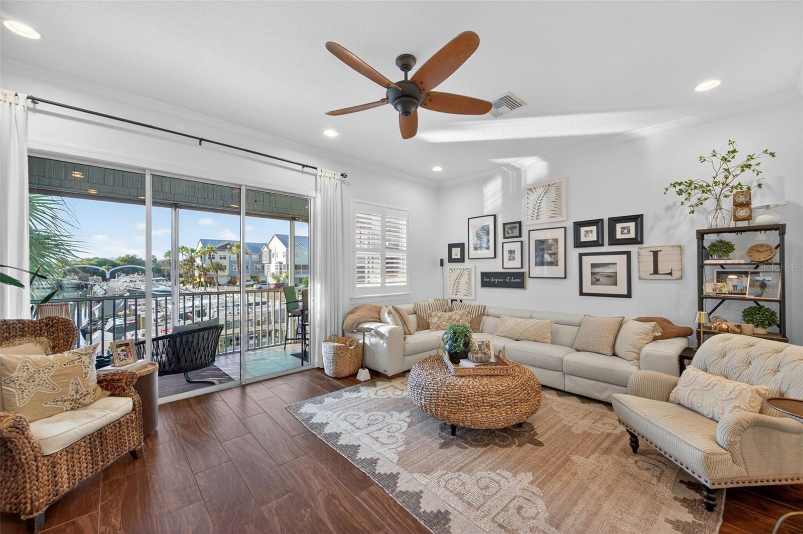 Image 25 of 76 For 6115 Anchorage Way S