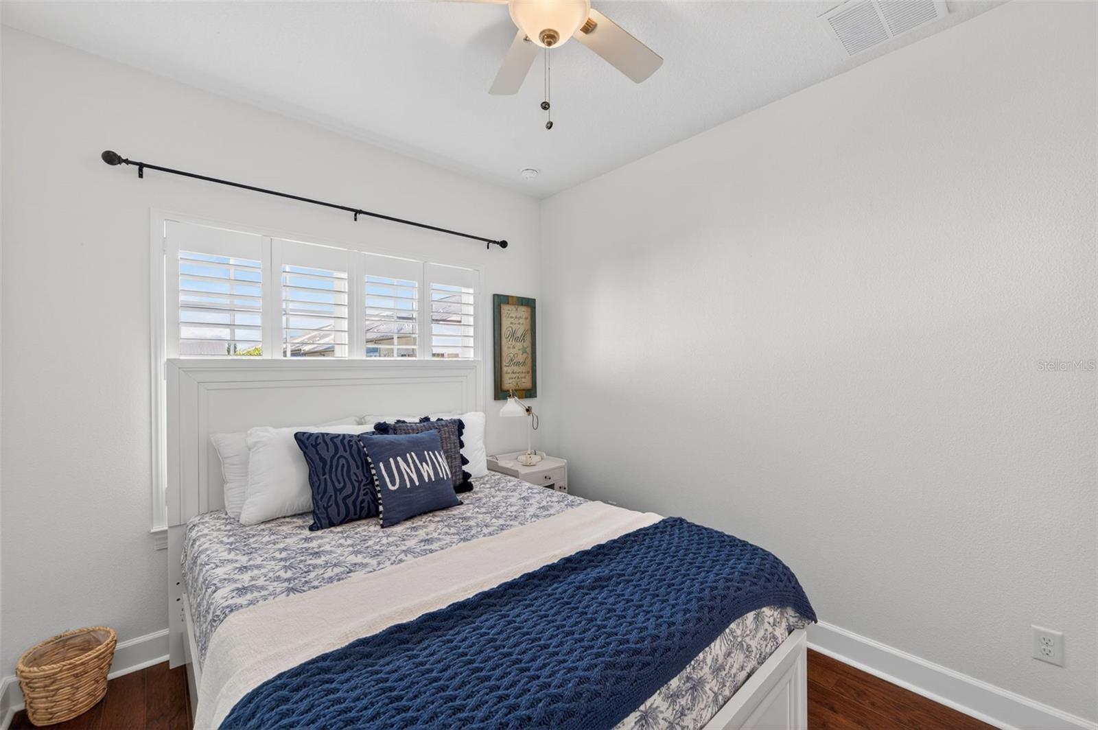 Image 30 of 76 For 6115 Anchorage Way S