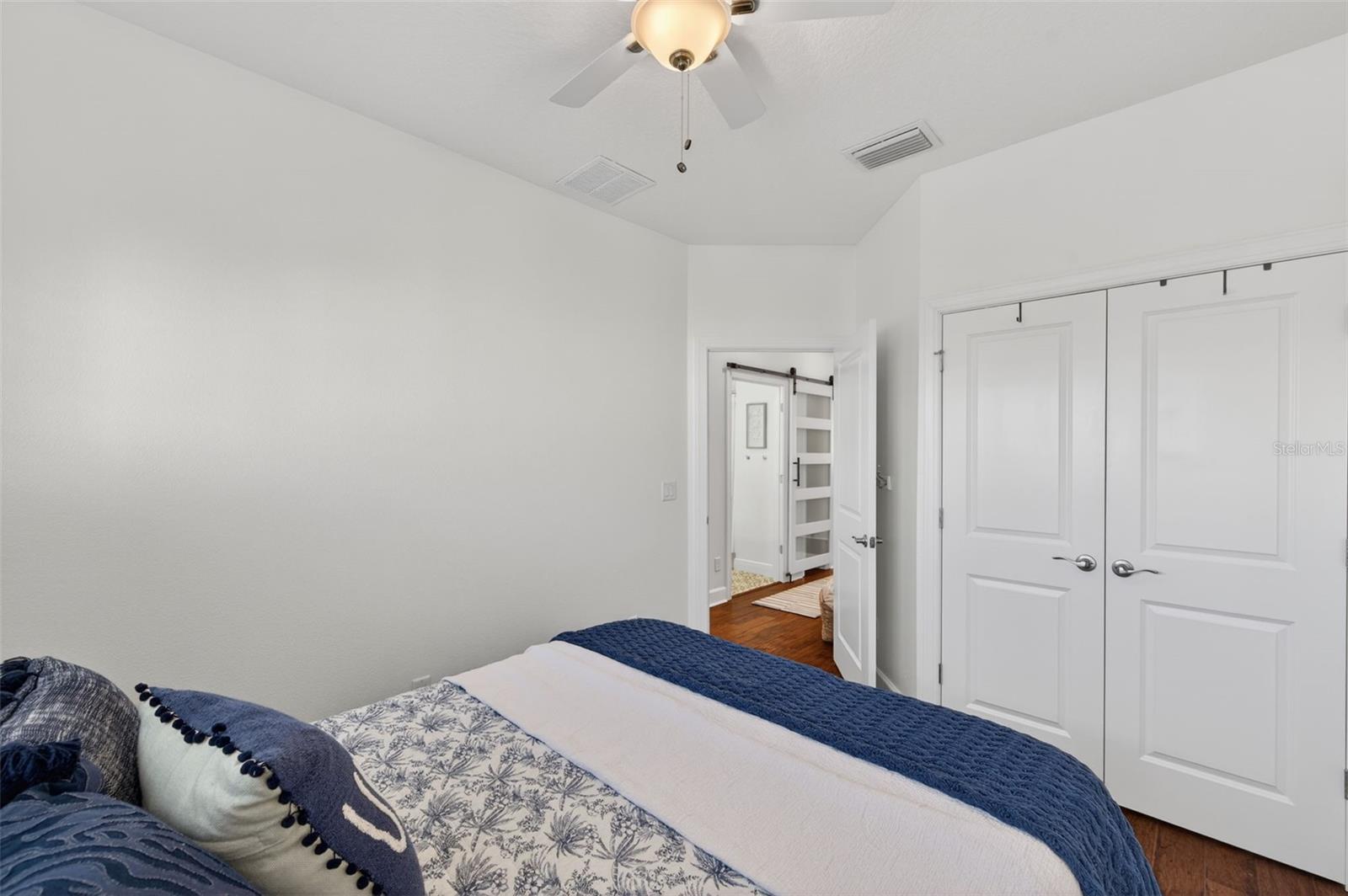 Image 31 of 76 For 6115 Anchorage Way S