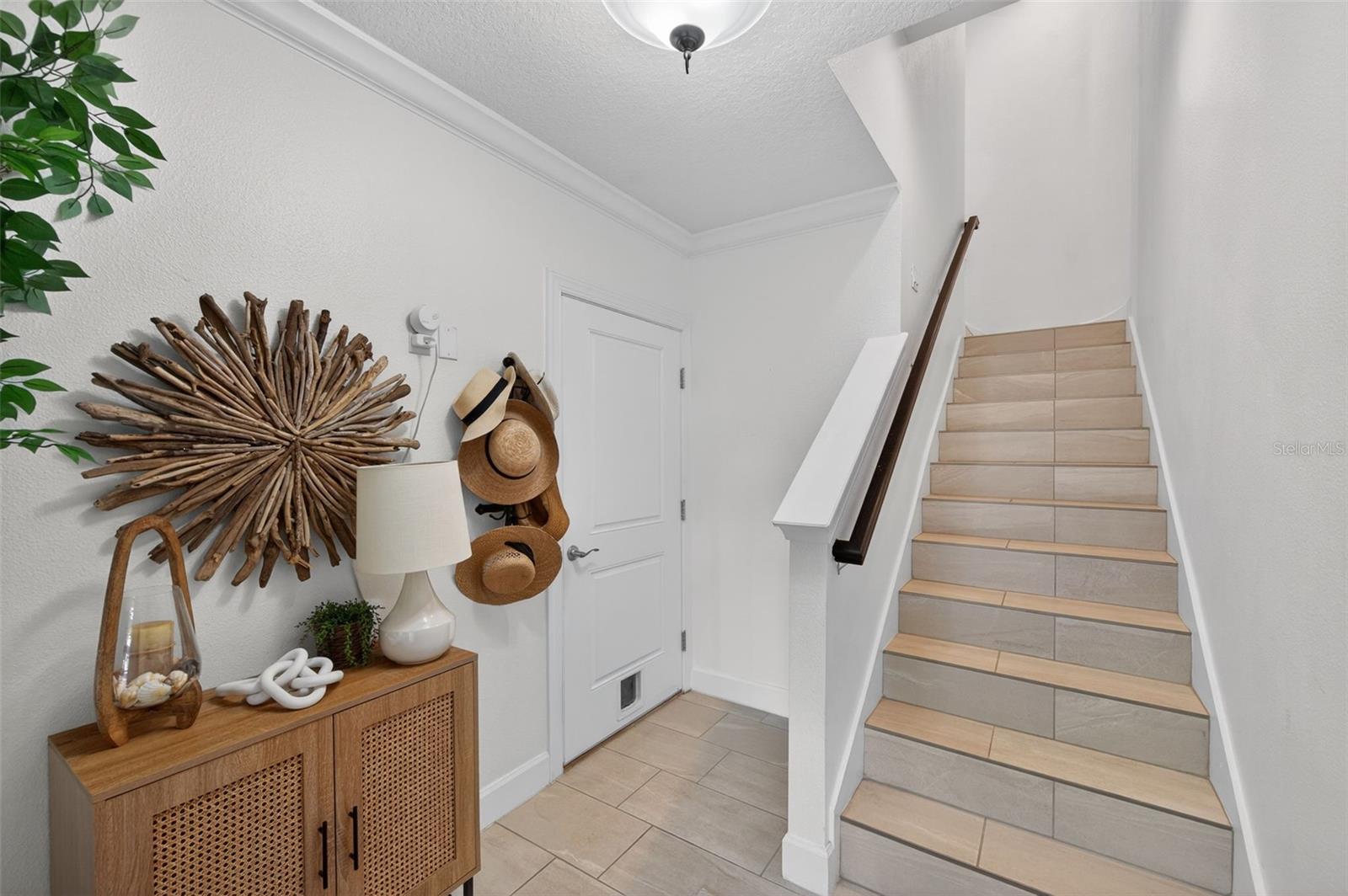 Image 4 of 76 For 6115 Anchorage Way S