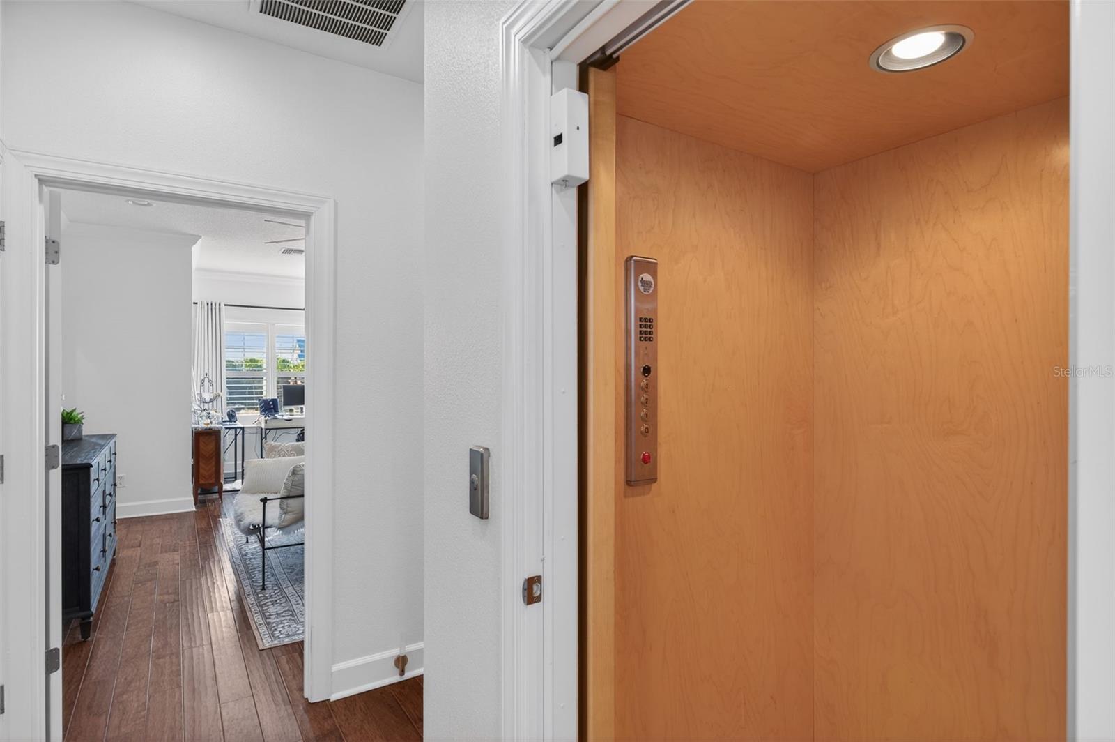 Image 40 of 76 For 6115 Anchorage Way S