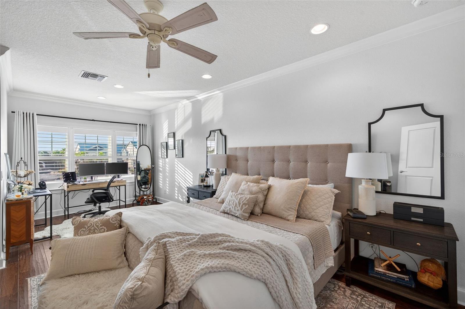 Image 41 of 76 For 6115 Anchorage Way S