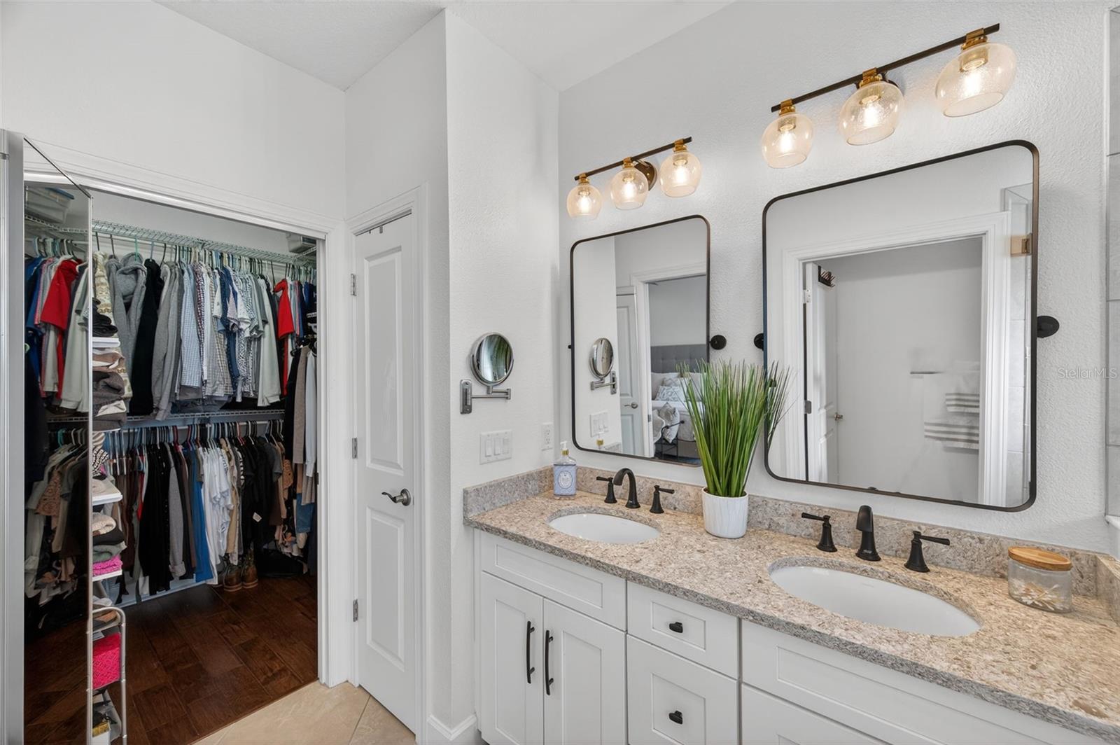 Image 49 of 76 For 6115 Anchorage Way S