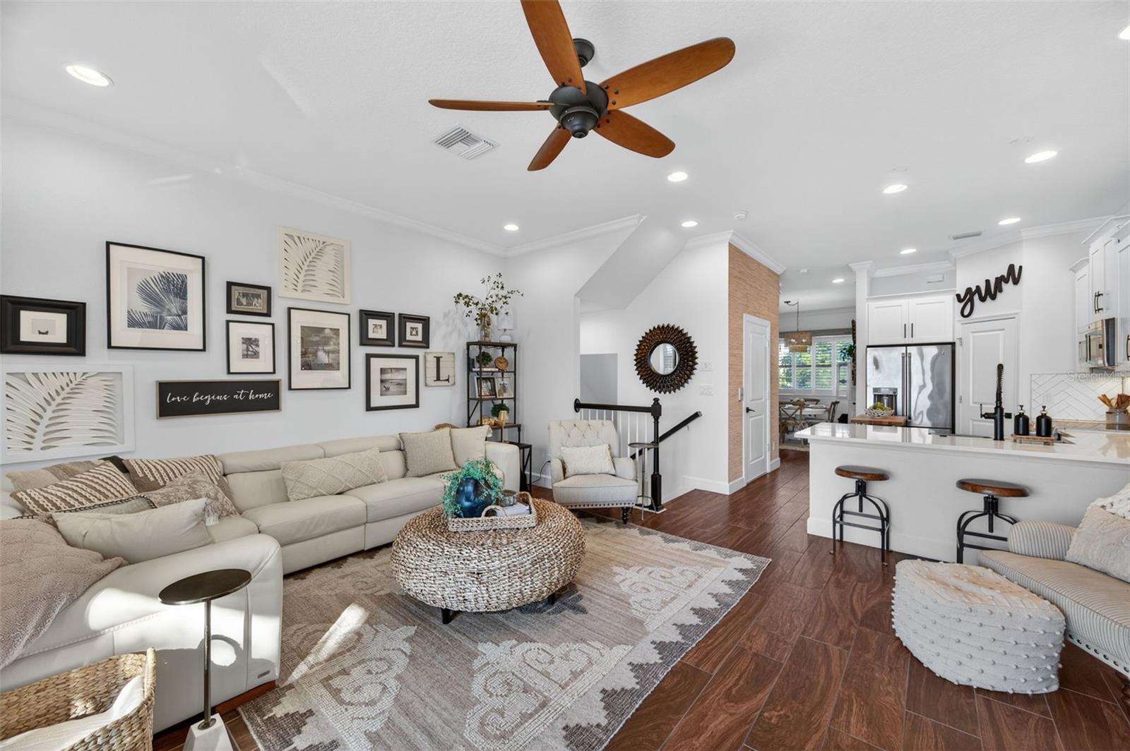 Image 7 of 76 For 6115 Anchorage Way S