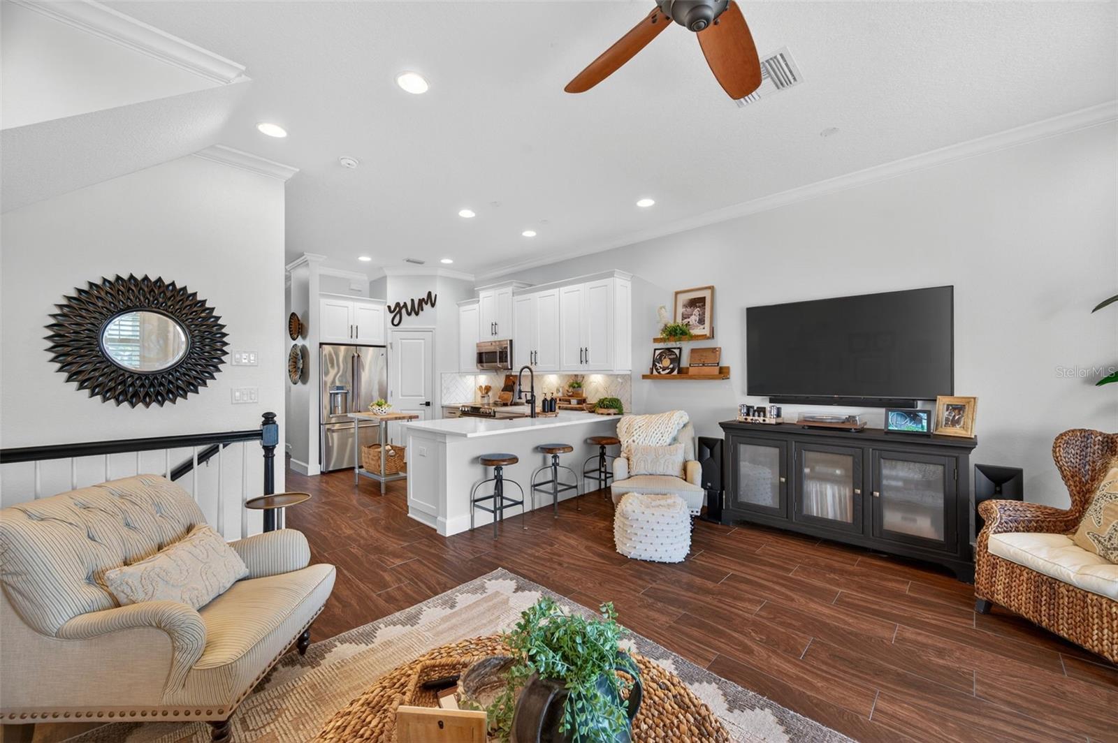 Image 8 of 76 For 6115 Anchorage Way S