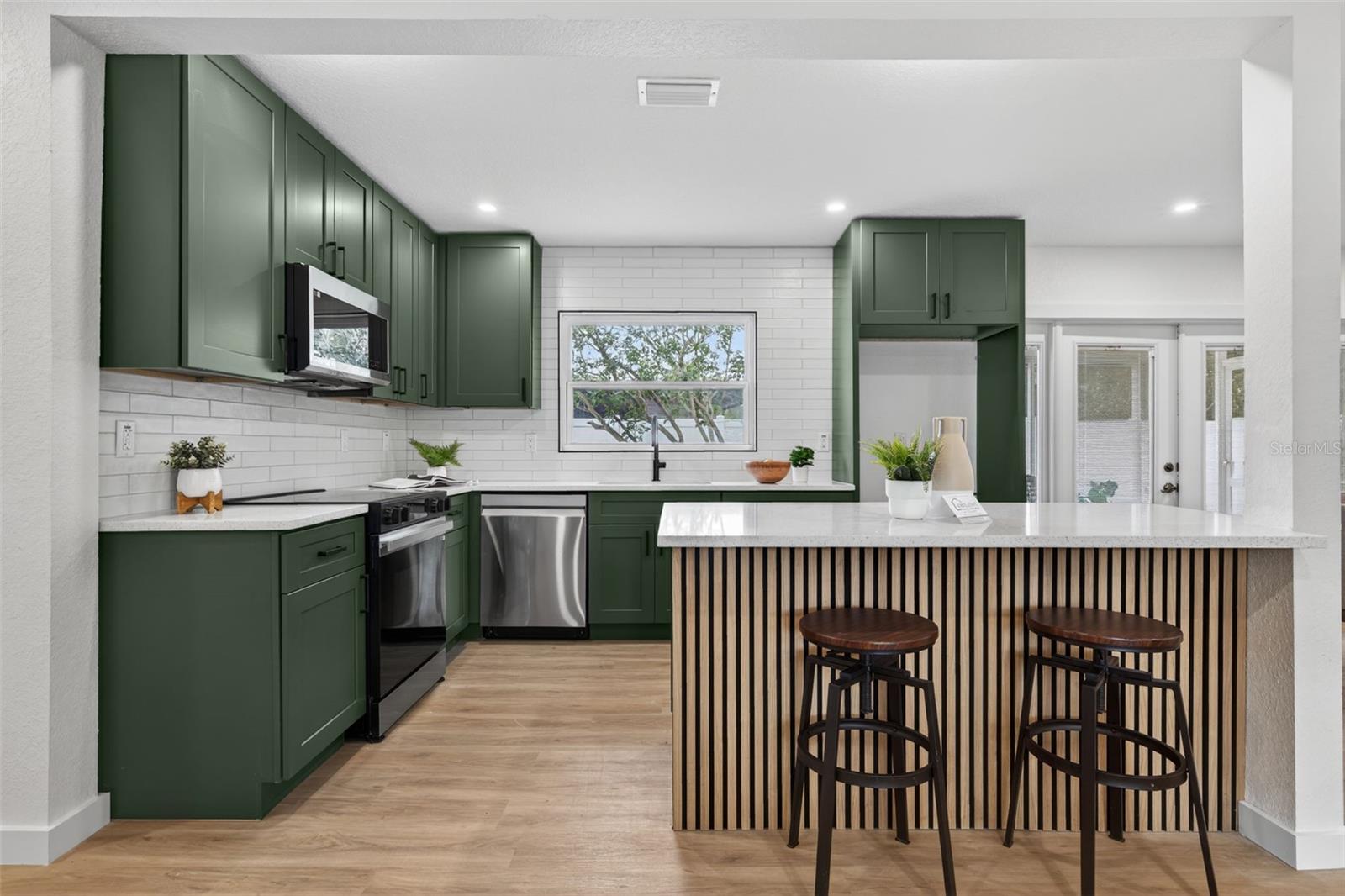 Image 6 of 31 For 4465 1st Way Ne