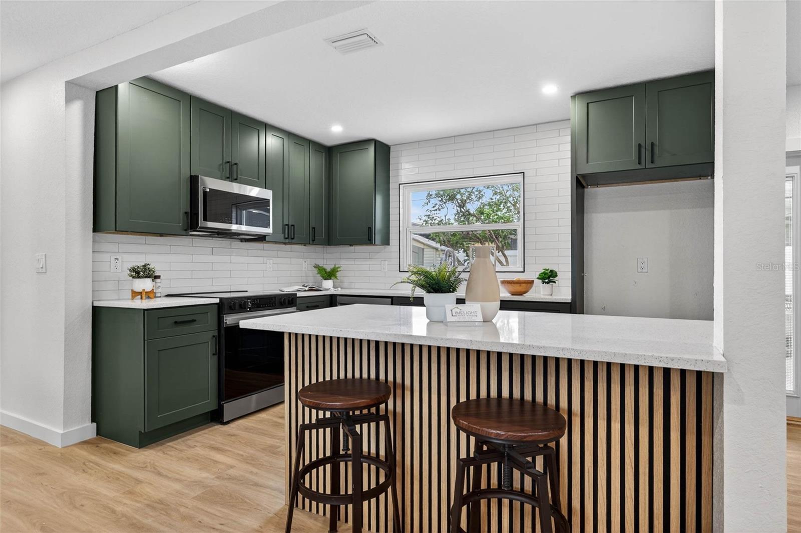 Image 8 of 31 For 4465 1st Way Ne