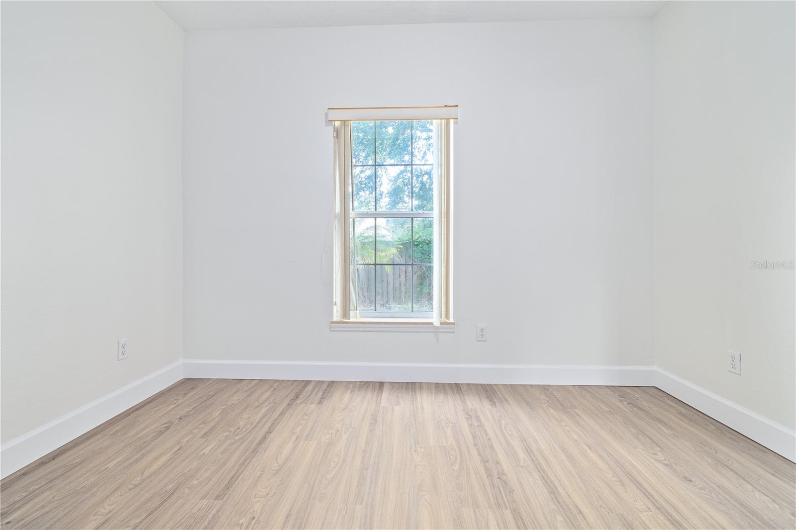 Image 19 of 24 For 113 Gladys Street A