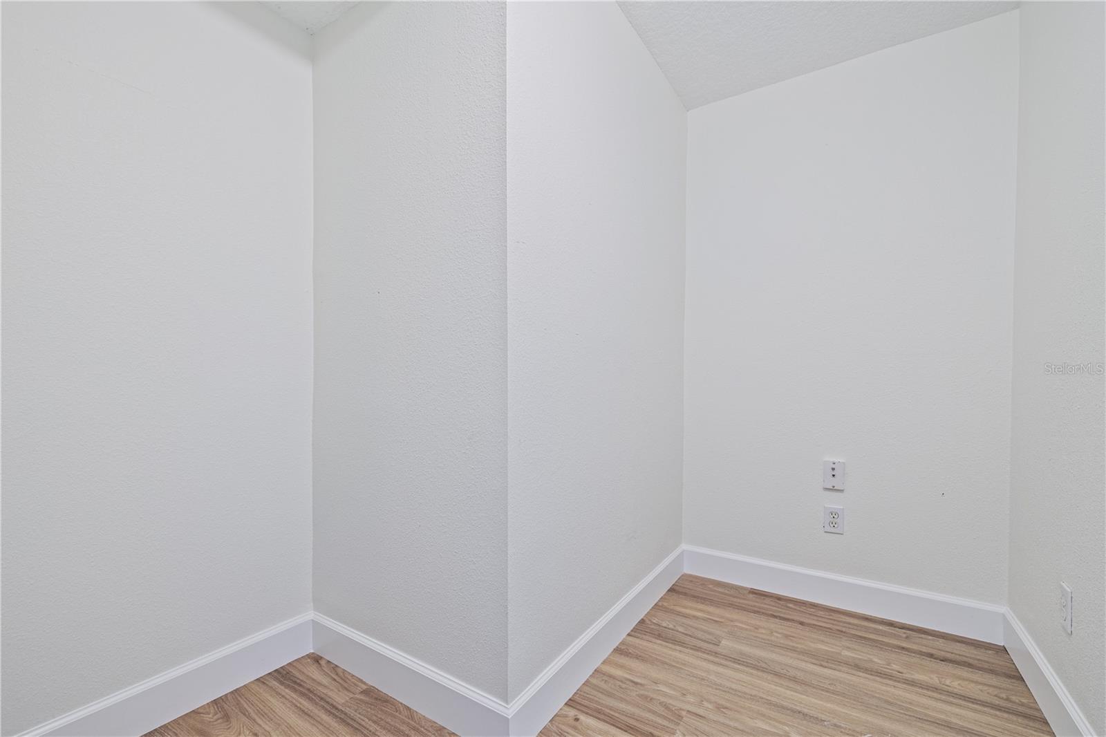 Image 24 of 24 For 113 Gladys Street A