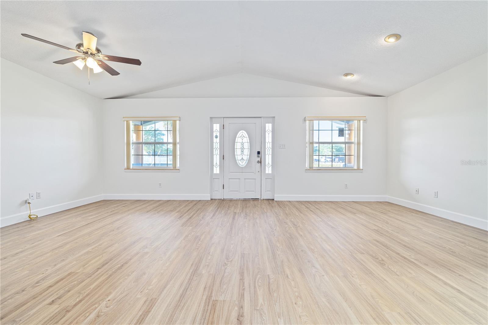 Image 4 of 24 For 113 Gladys Street A