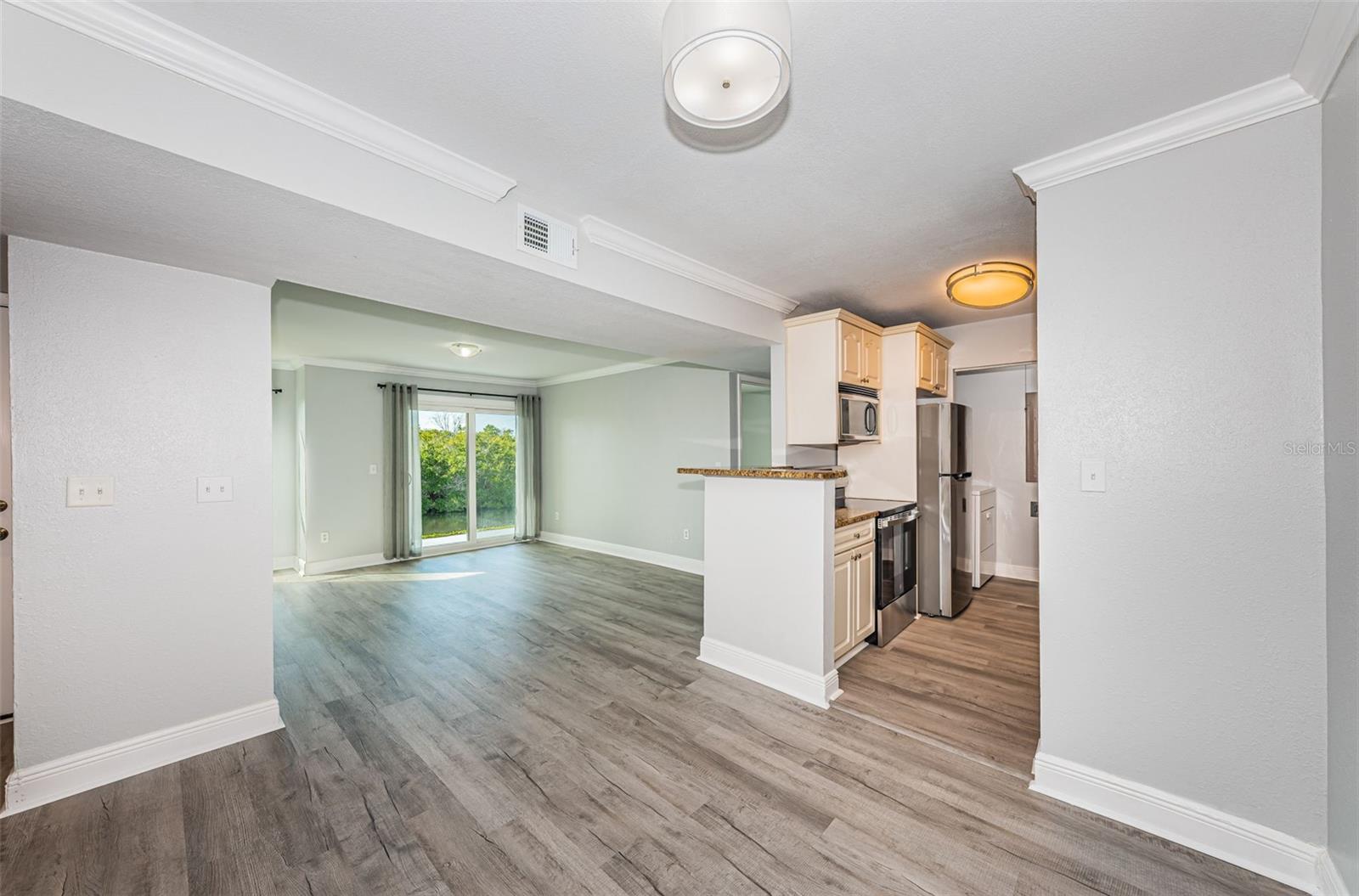 Image 13 of 58 For 455 Palm Harbor Boulevard S 164