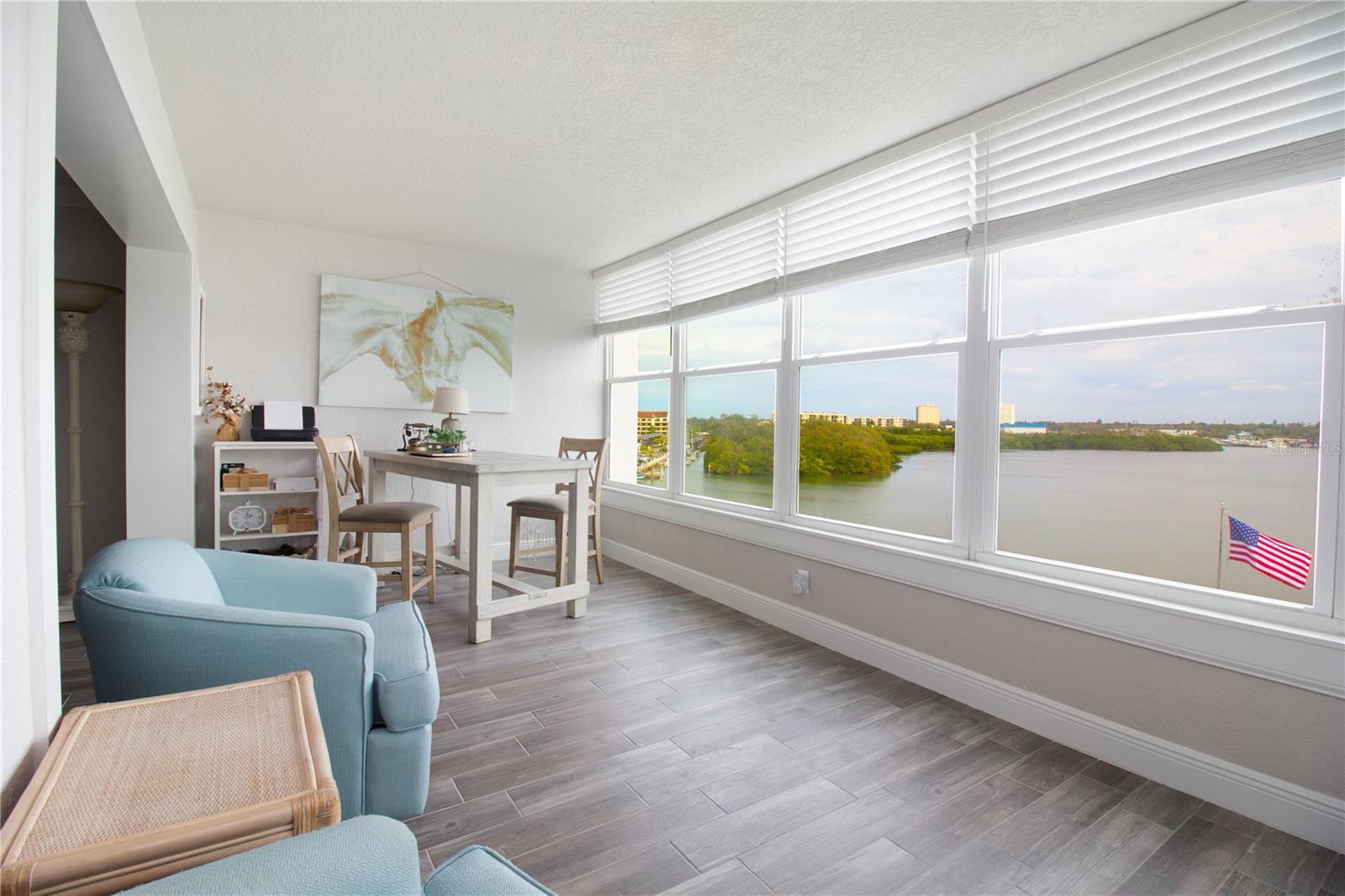 Image 10 of 45 For 1847 Shore Drive S 510