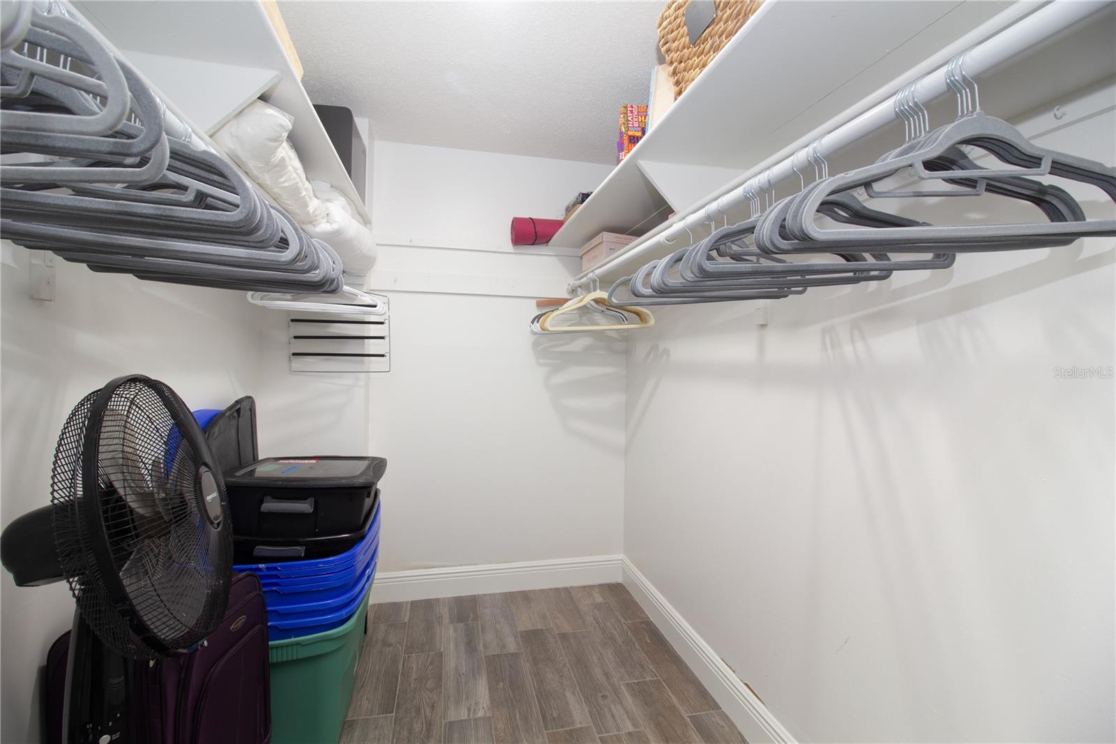 Image 15 of 45 For 1847 Shore Drive S 510