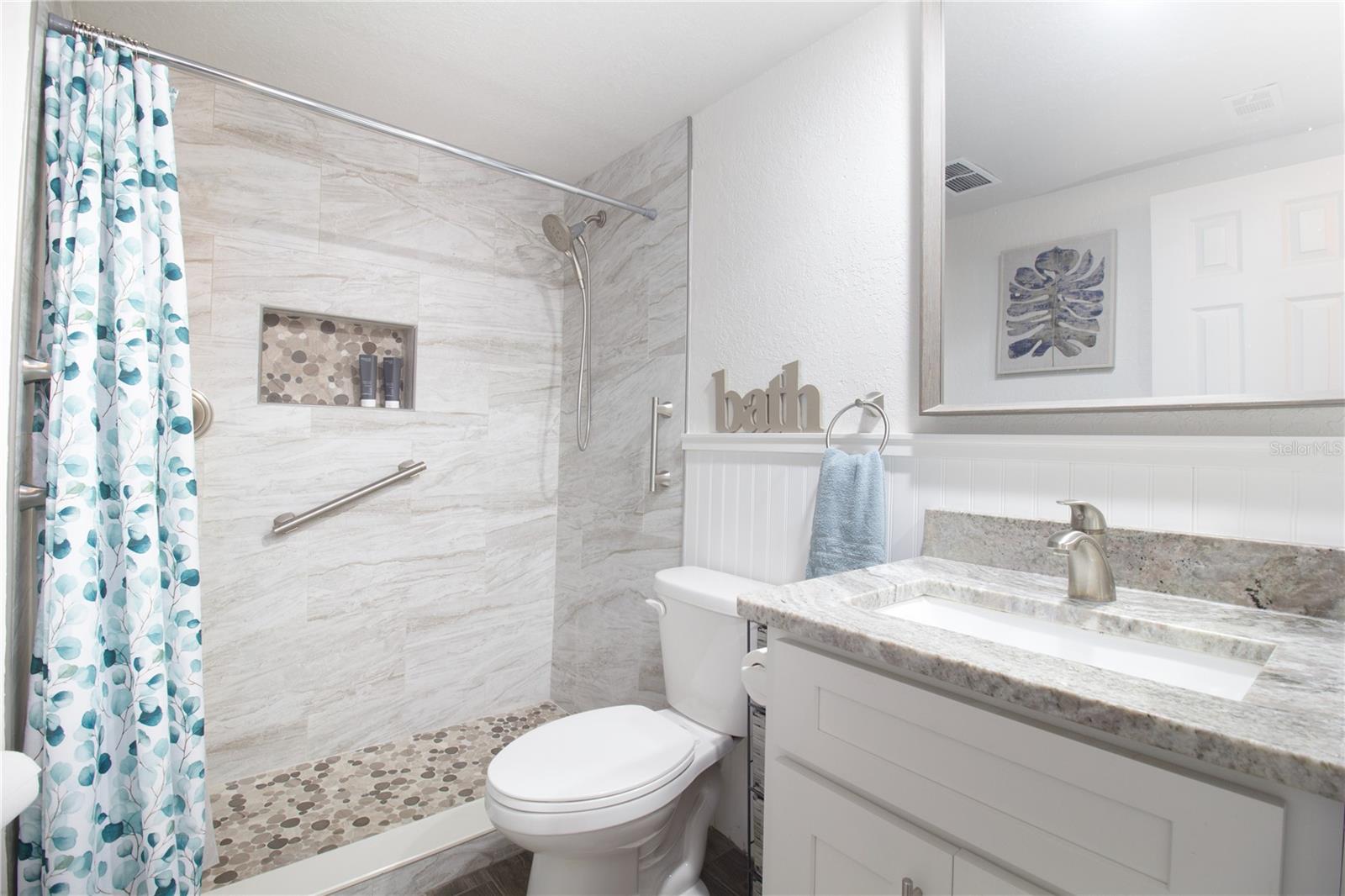 Image 16 of 45 For 1847 Shore Drive S 510