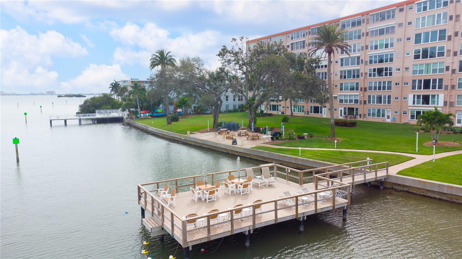 Image 22 of 45 For 1847 Shore Drive S 510