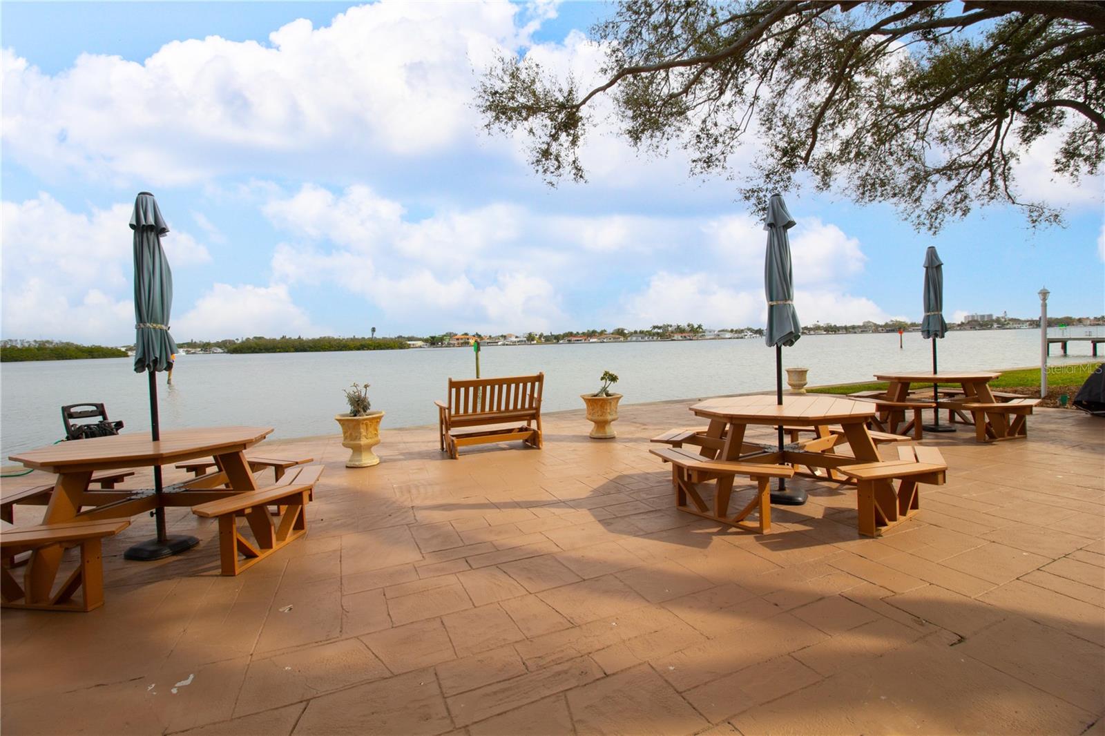 Image 25 of 45 For 1847 Shore Drive S 510