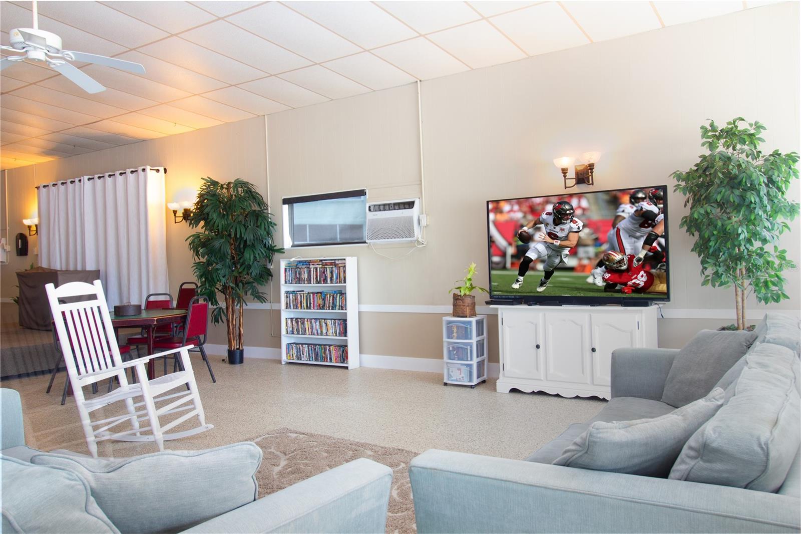 Image 28 of 45 For 1847 Shore Drive S 510