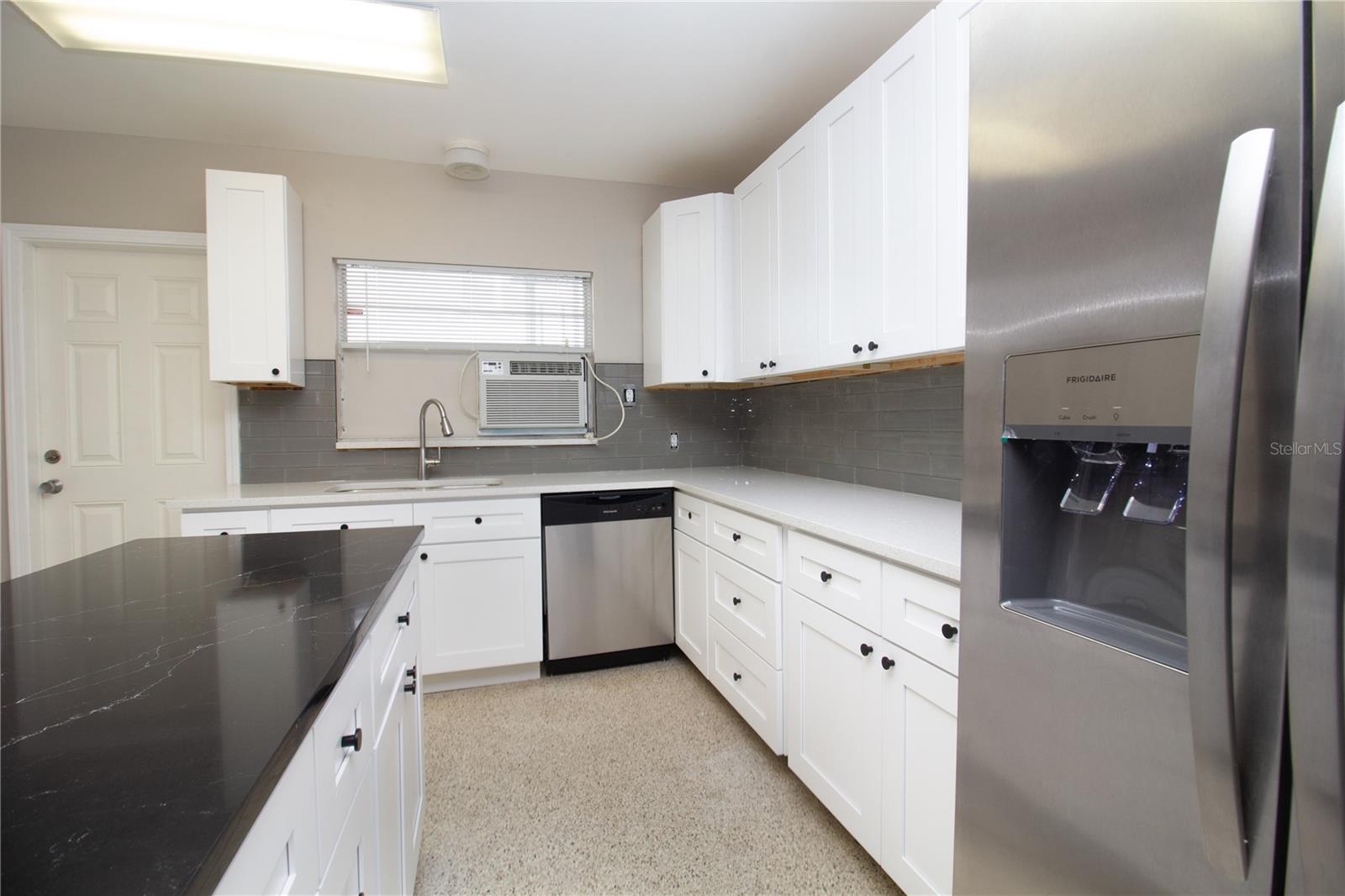 Image 32 of 45 For 1847 Shore Drive S 510