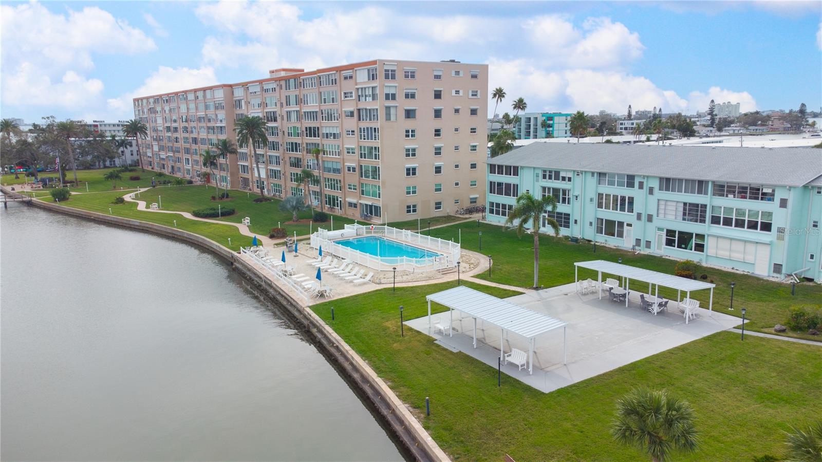 Image 39 of 45 For 1847 Shore Drive S 510