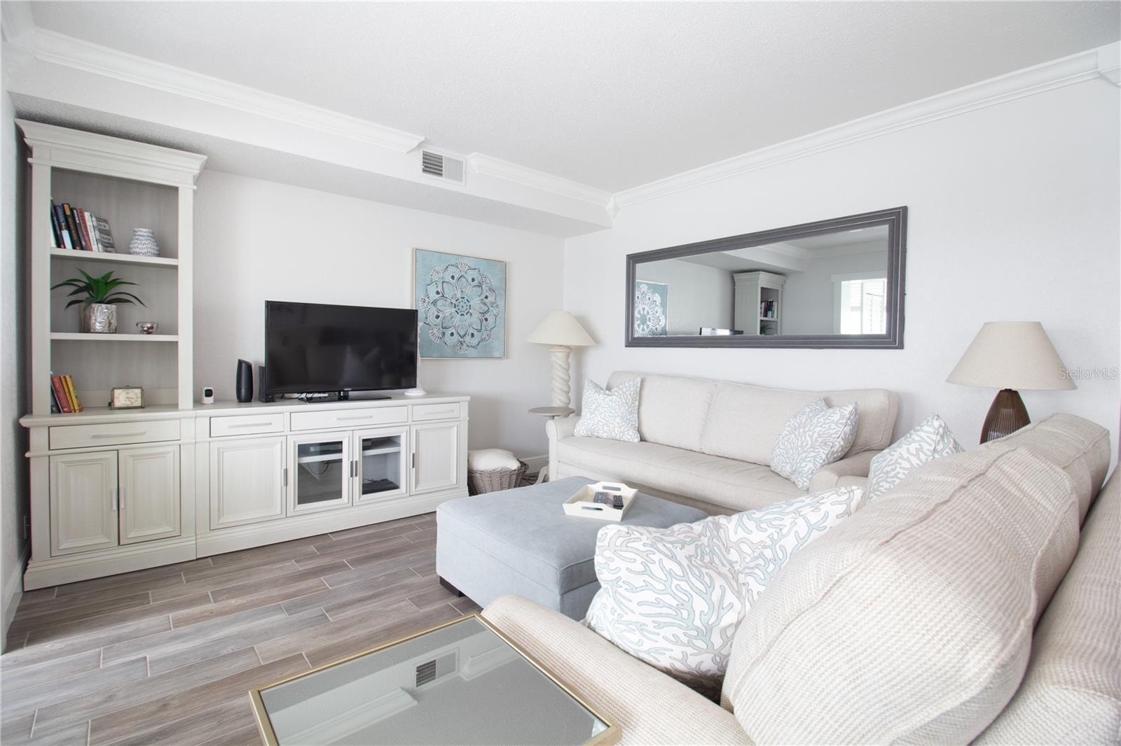 Image 9 of 45 For 1847 Shore Drive S 510