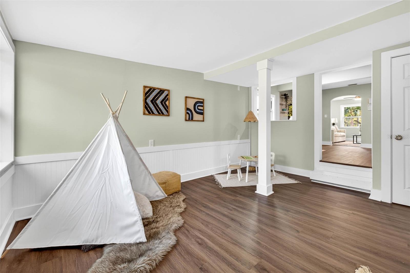 Image 18 of 48 For 4005 51st Avenue N