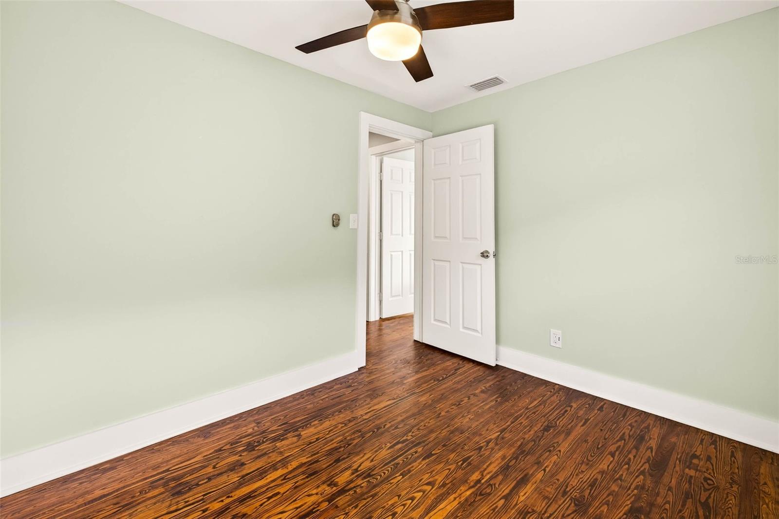 Image 34 of 48 For 4005 51st Avenue N