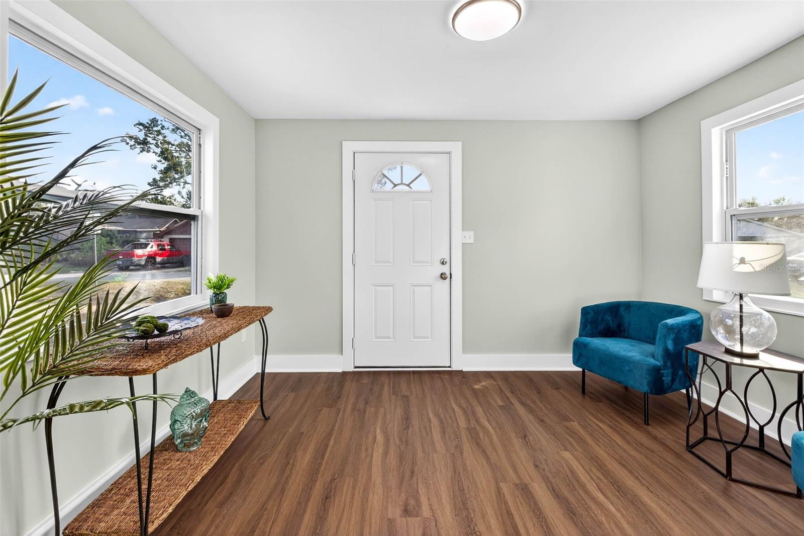 Image 4 of 48 For 4005 51st Avenue N