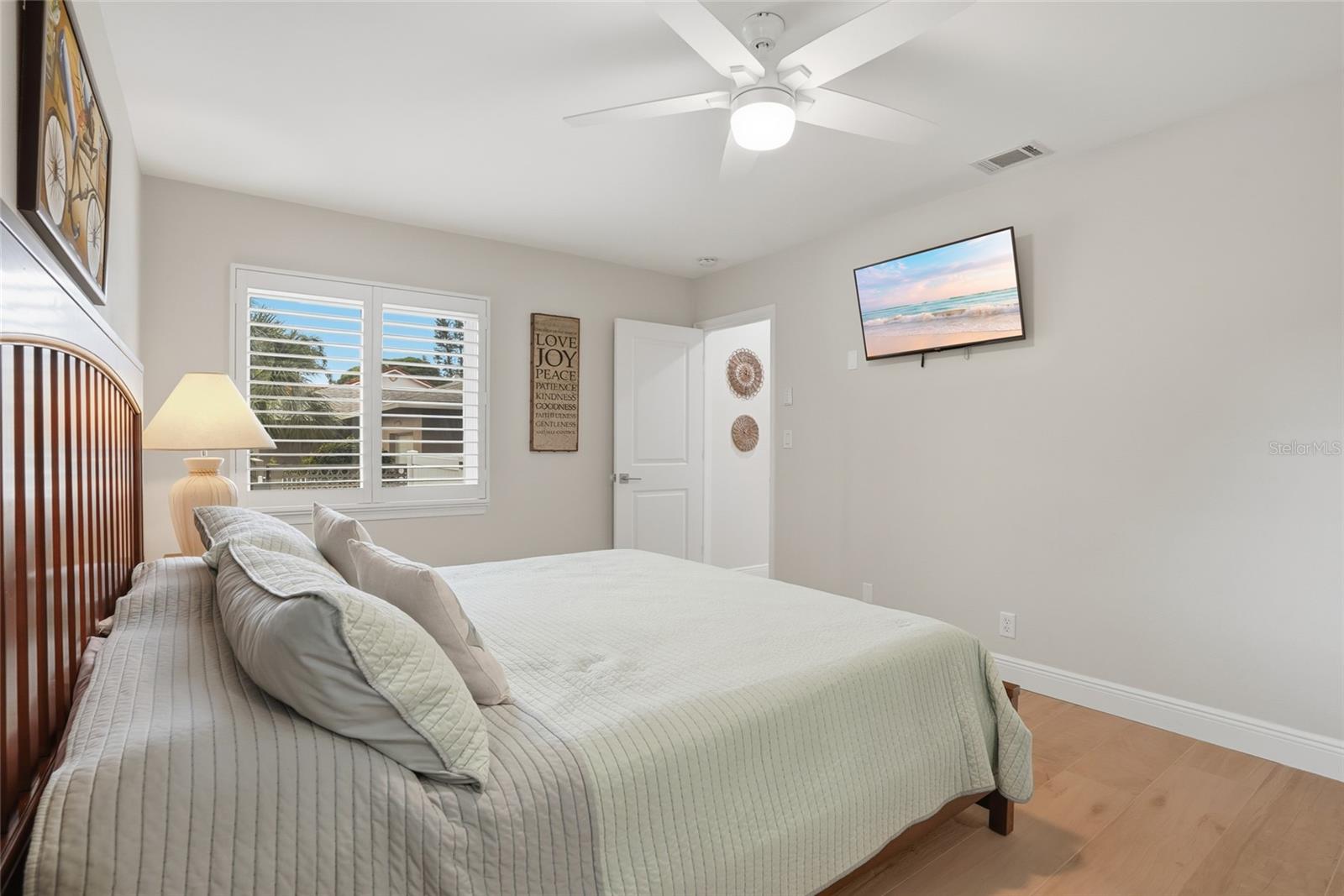 Image 19 of 34 For 7035 14th Street S