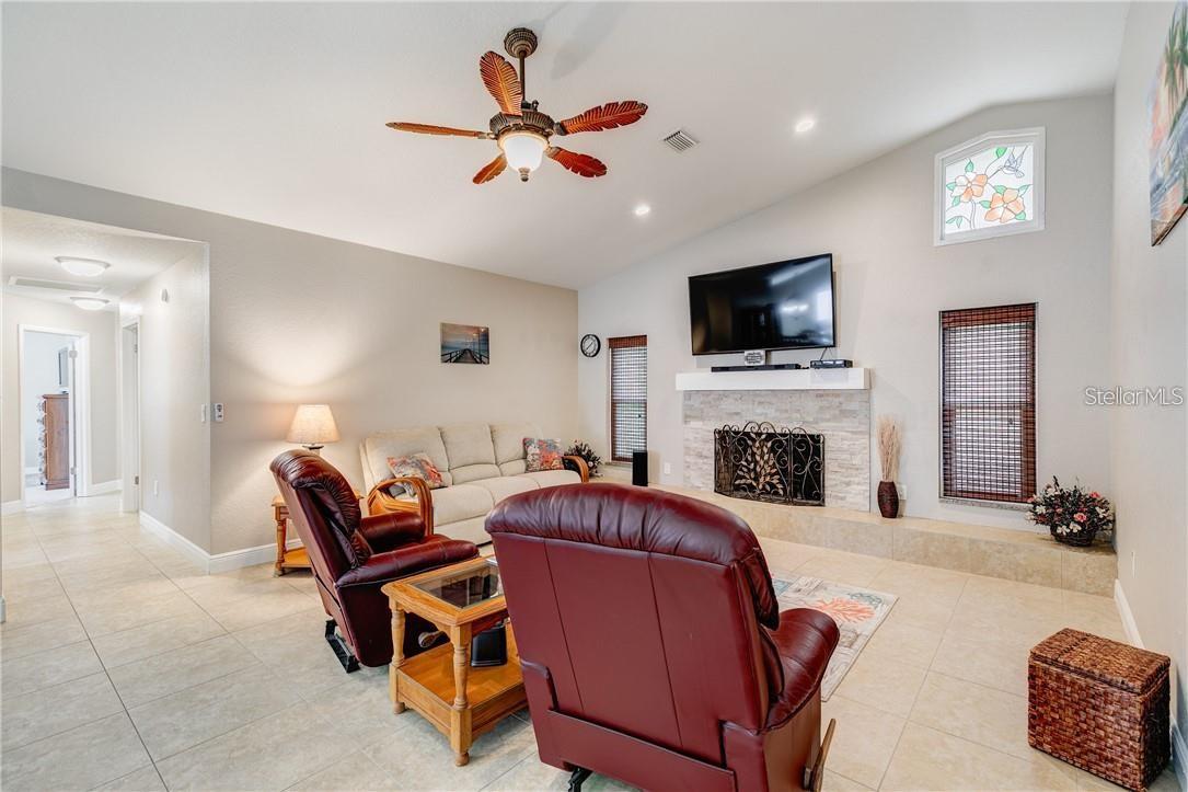 Image 8 of 30 For 2731 Quiet Hollow Court